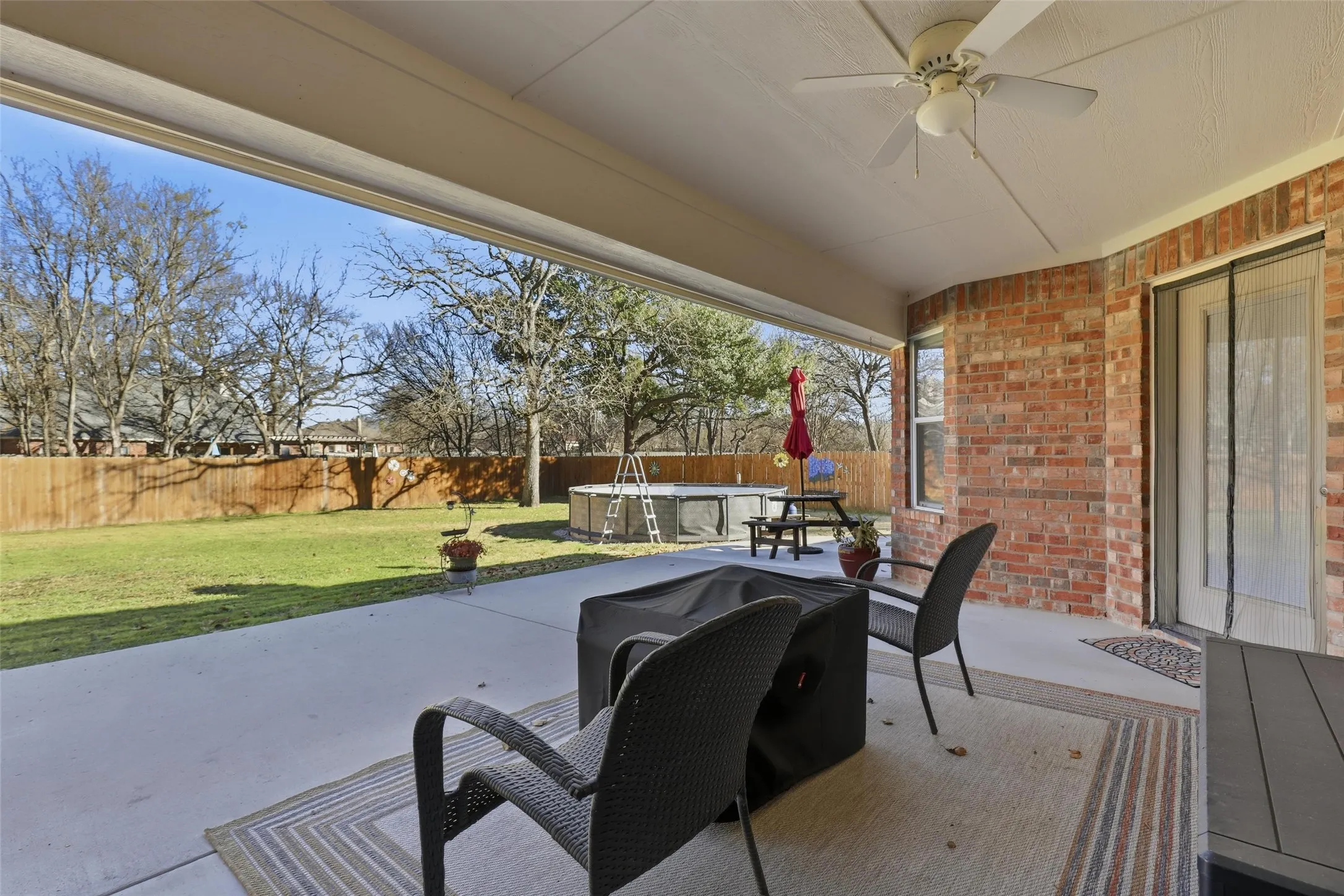 Single Family Residence For Sale in Hood County , 3207 Crossbridge Circle, Granbury, Texas 76049, 4 Bedroom, 3 Bathroom, 2 Garage spaces, 2,198 Sqft, built in 2003, Preowned, mls#21143752, Real Estate Agent in Granbury, Homes For Sale in Hood county, Homes For Sale in Granbury, Realtor in Granbury Texas, Real Estate Brokerage Independent Realty Texas, Luminita Cordes Realtor