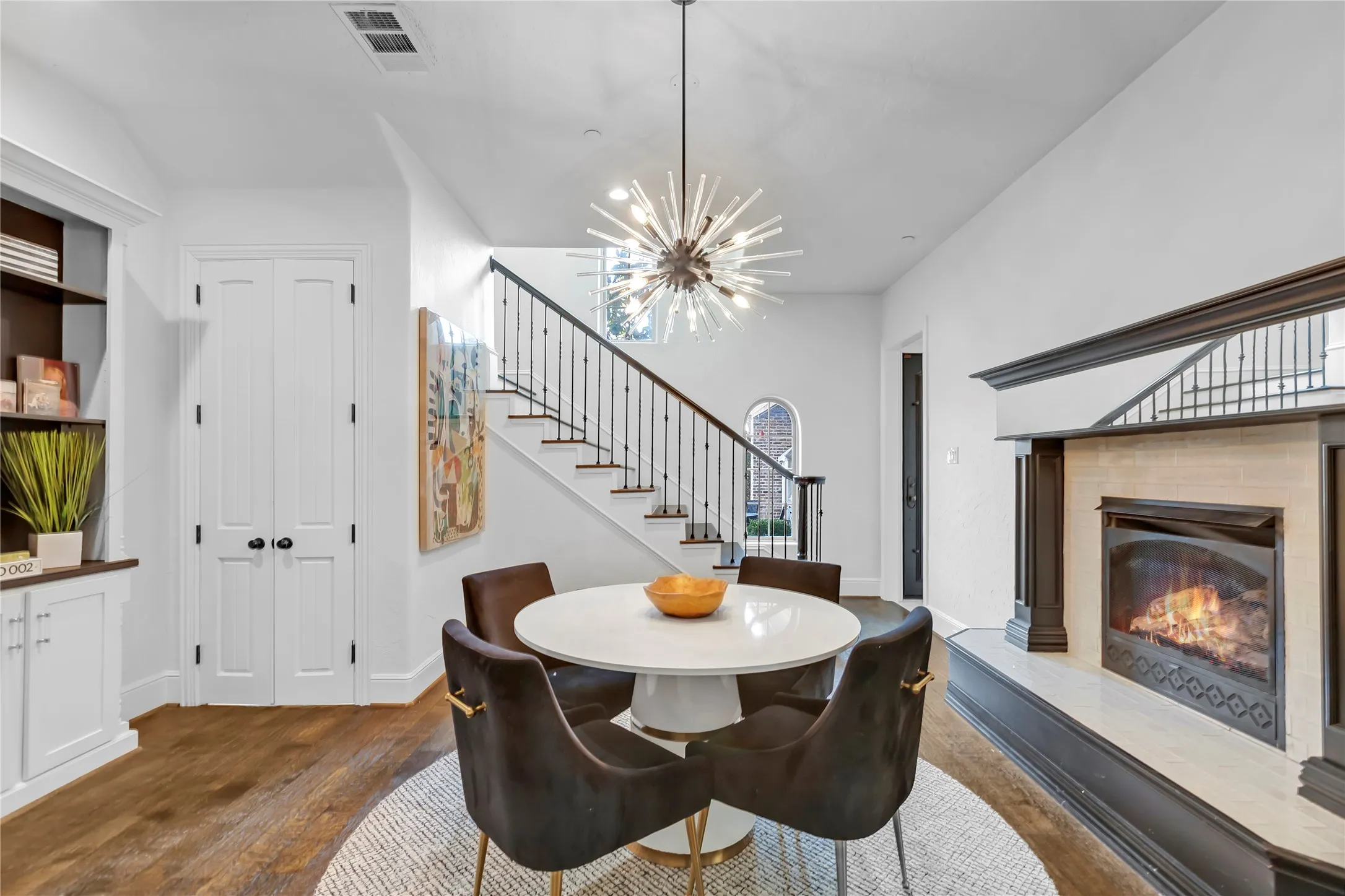 2601 Twelve Oaks- Breakfast Area