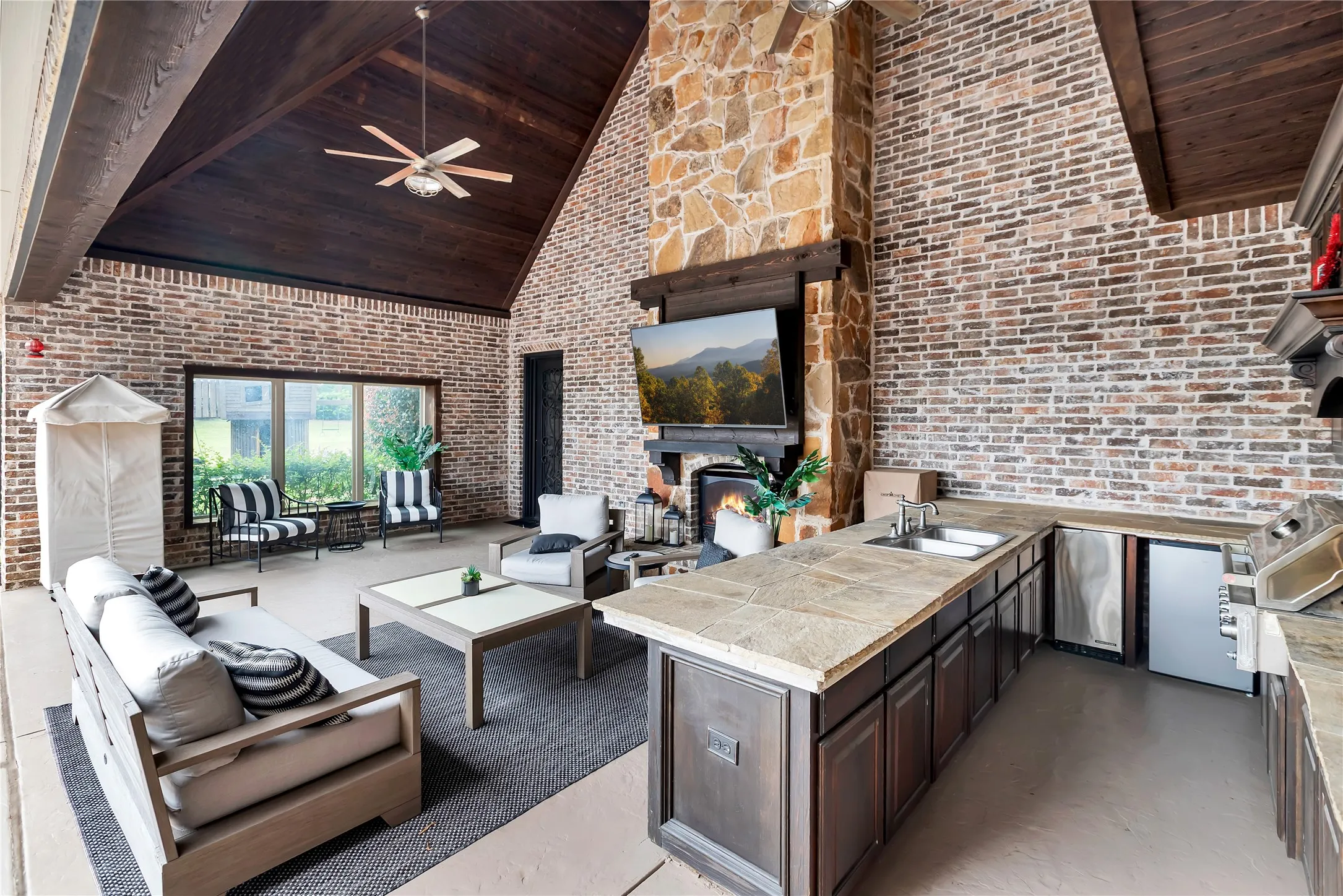 Single Family Residence For Sale in Collin County , 2601 Twelve Oaks Lane, Celina, Texas 75078, 6 Bedroom, 9 Bathroom, 6 Garage spaces, 10,256 Sqft, built in 2008, Preowned, Price $4,249,000, mls#21143755, Real Estate Agent in Celina, Homes For Sale in Collin county, Homes For Sale in Celina, Realtor in Celina Texas, Real Estate Brokerage Independent Realty Texas, Luminita Cordes Realtor
