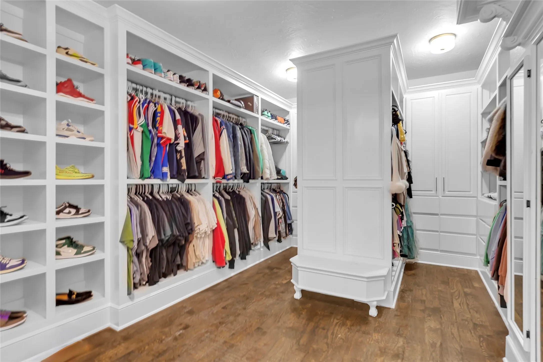 2601 Twelve Oaks- Primary Closet