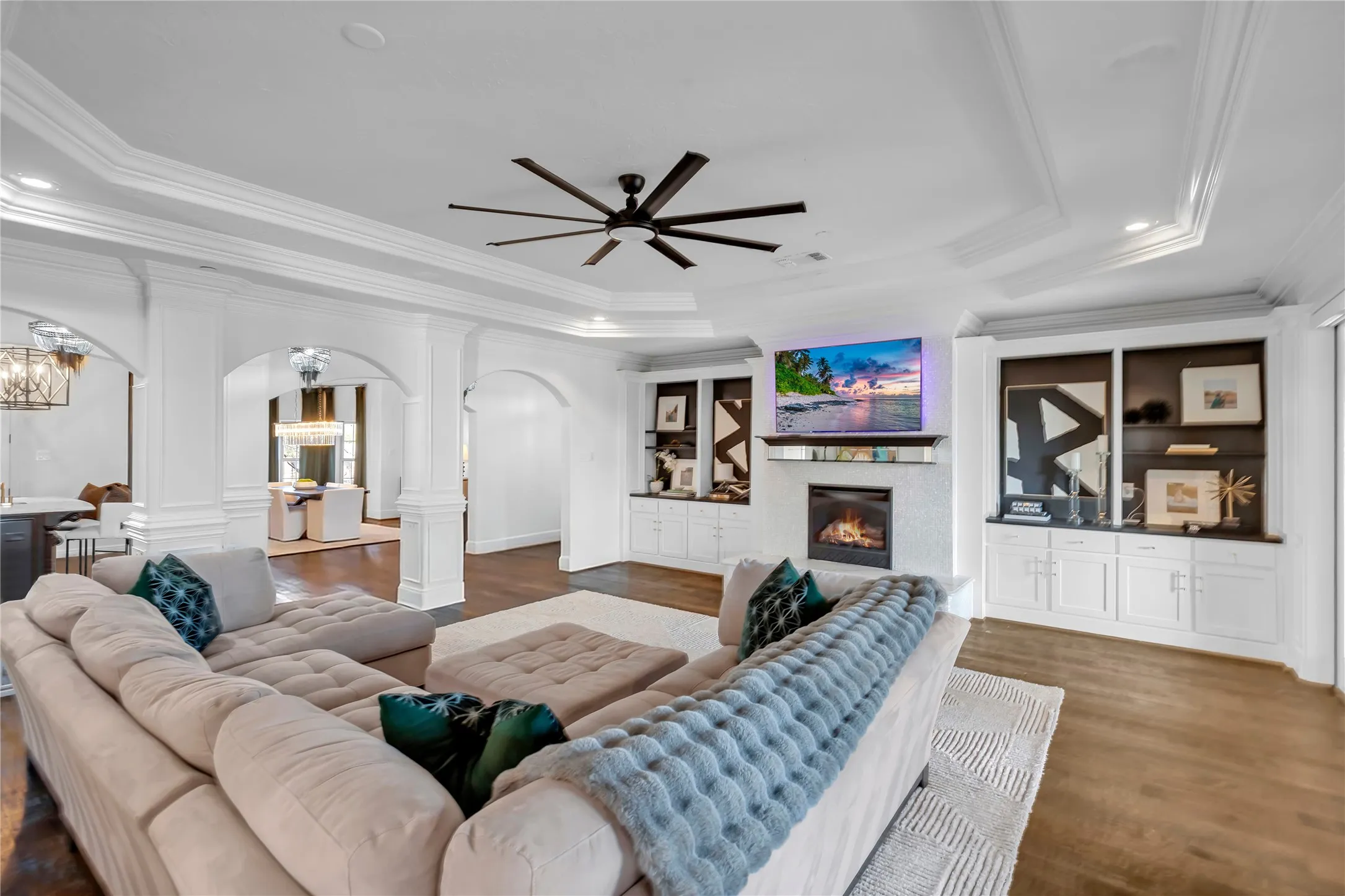 2601 Twelve Oaks- Living Room 1