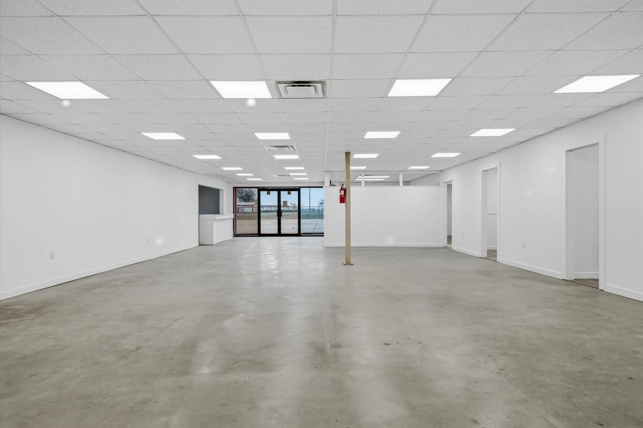 Office For Sale in Kaufman County , 9474 HWY 175, Kemp, Texas 75143, 0, 0, Garage spaces, 20,568 Sqft, built in 1990, Preowned, mls#21124667, Real Estate Agent in Kemp, Homes For Sale in Kaufman county, Homes For Sale in Kemp, Realtor in Kemp Texas, Real Estate Brokerage Independent Realty Texas, Luminita Cordes Realtor