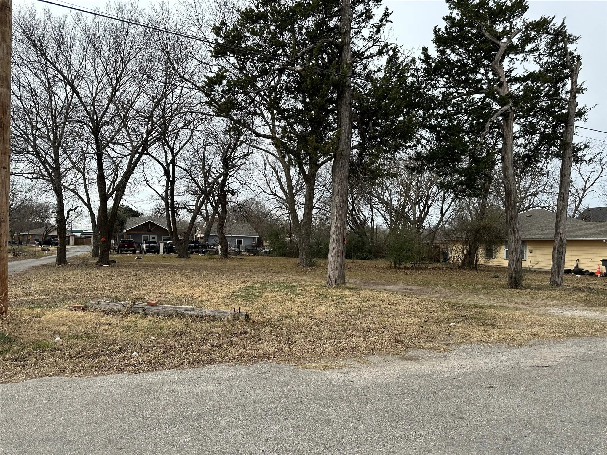 Unimproved Land For Sale in Grayson County , 600 N Branch Street, Sherman, Texas 75090, 0, 0, Garage spaces, 0 Sqft, built in 0, Price $125,000, mls#21142267, Real Estate Agent in Sherman, Homes For Sale in Grayson county, Homes For Sale in Sherman, Realtor in Sherman Texas, Real Estate Brokerage Independent Realty Texas, Luminita Cordes Realtor