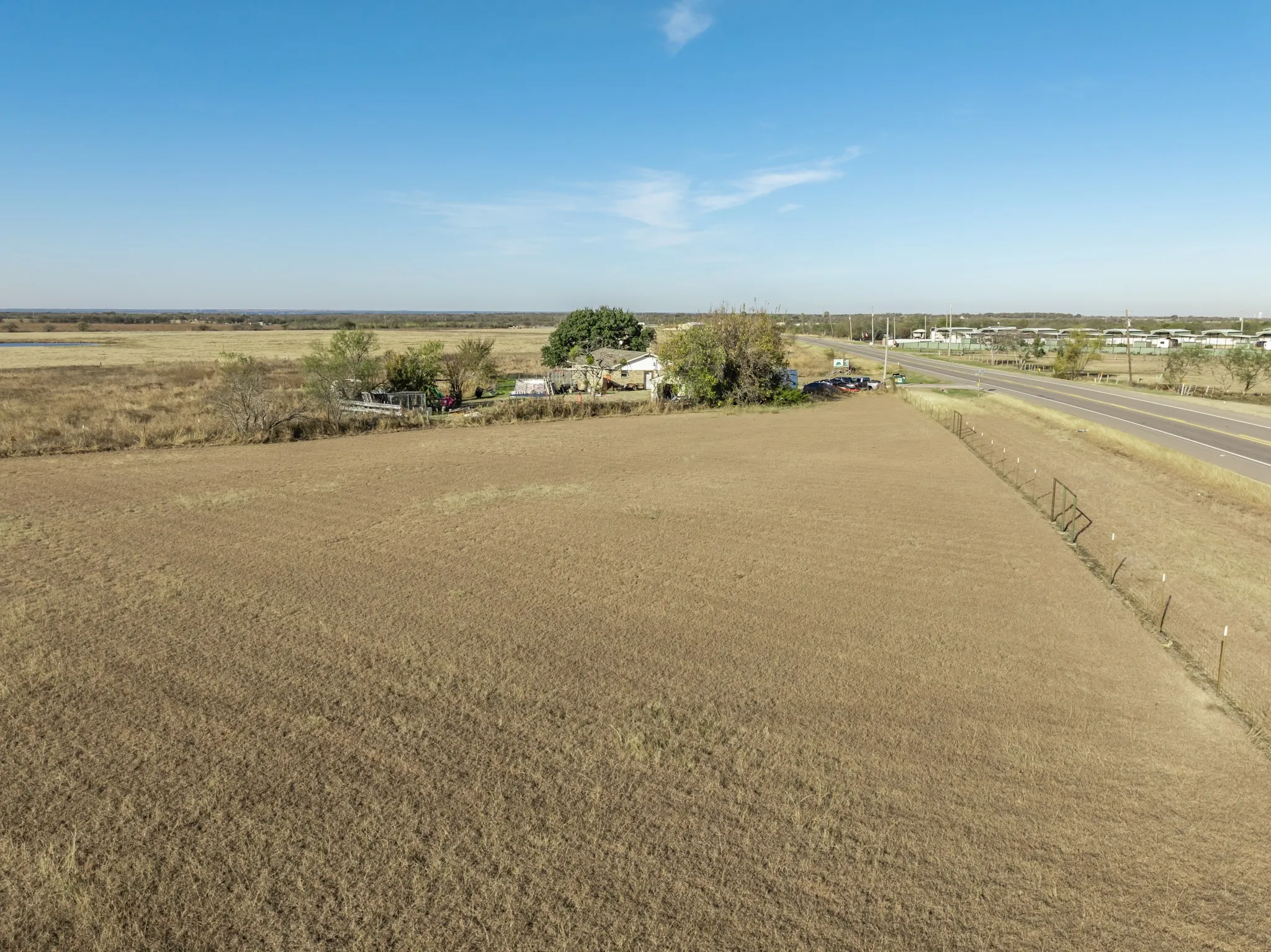 Single Family Residence For Sale in Hill County , 891 Hcr 2124 Loop, Whitney, Texas 76692, 2 Bedroom, 3 Bathroom, 2 Garage spaces, 2,195 Sqft, built in 1973, mls#21143837, Real Estate Agent in Whitney, Homes For Sale in Hill county, Homes For Sale in Whitney, Realtor in Whitney Texas, Real Estate Brokerage Independent Realty Texas, Luminita Cordes Realtor