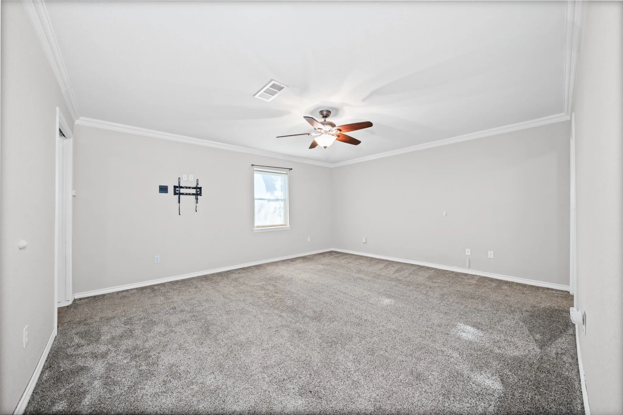 Single Family Residence For Sale in Hill County , 891 Hcr 2124 Loop, Whitney, Texas 76692, 2 Bedroom, 3 Bathroom, 2 Garage spaces, 2,195 Sqft, built in 1973, mls#21143837, Real Estate Agent in Whitney, Homes For Sale in Hill county, Homes For Sale in Whitney, Realtor in Whitney Texas, Real Estate Brokerage Independent Realty Texas, Luminita Cordes Realtor