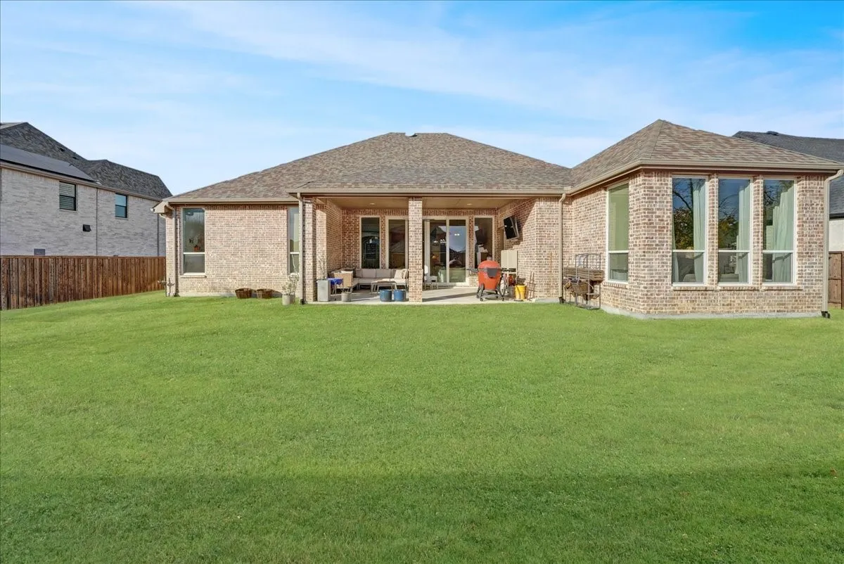 Single Family Residence For Sale in Collin County , 1981 Star Trace Parkway, Prosper, Texas 75078, 4 Bedroom, 4 Bathroom, 3 Garage spaces, 3,216 Sqft, built in 2021, mls#21138200, Real Estate Agent in Prosper, Homes For Sale in Collin county, Homes For Sale in Prosper, Realtor in Prosper Texas, Real Estate Brokerage Independent Realty Texas, Luminita Cordes Realtor