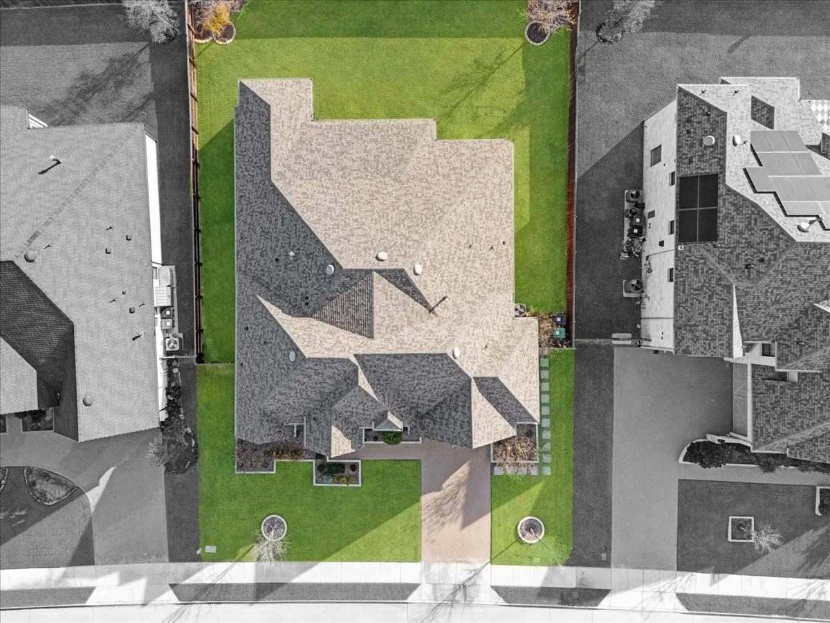 Single Family Residence For Sale in Collin County , 1981 Star Trace Parkway, Prosper, Texas 75078, 4 Bedroom, 4 Bathroom, 3 Garage spaces, 3,216 Sqft, built in 2021, mls#21138200, Real Estate Agent in Prosper, Homes For Sale in Collin county, Homes For Sale in Prosper, Realtor in Prosper Texas, Real Estate Brokerage Independent Realty Texas, Luminita Cordes Realtor