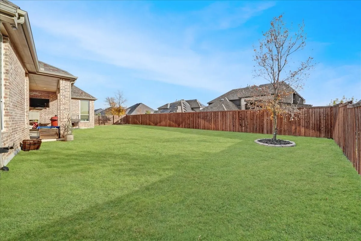 Single Family Residence For Sale in Collin County , 1981 Star Trace Parkway, Prosper, Texas 75078, 4 Bedroom, 4 Bathroom, 3 Garage spaces, 3,216 Sqft, built in 2021, mls#21138200, Real Estate Agent in Prosper, Homes For Sale in Collin county, Homes For Sale in Prosper, Realtor in Prosper Texas, Real Estate Brokerage Independent Realty Texas, Luminita Cordes Realtor