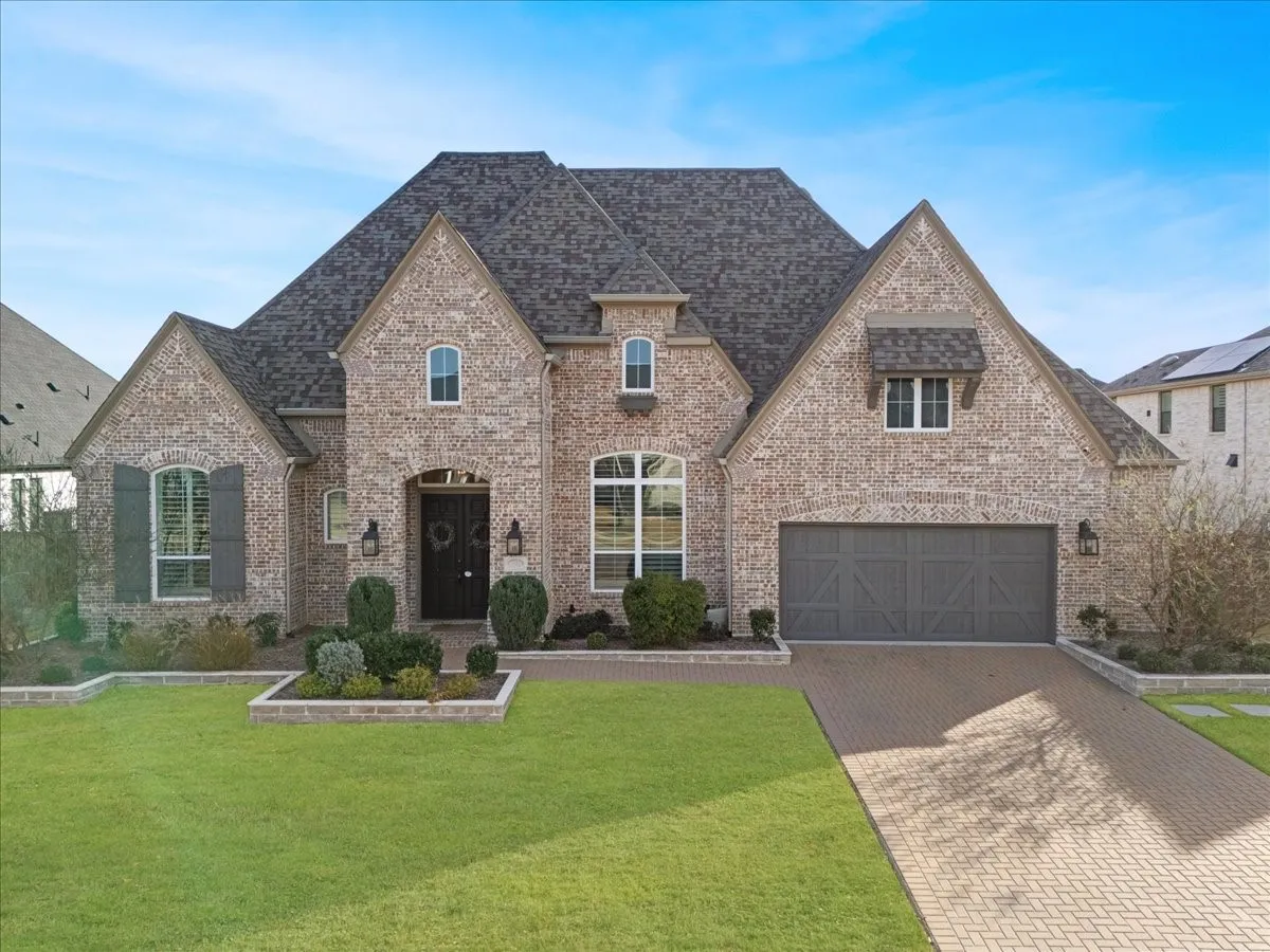 Single Family Residence For Sale in Collin County , 1981 Star Trace Parkway, Prosper, Texas 75078, 4 Bedroom, 4 Bathroom, 3 Garage spaces, 3,216 Sqft, built in 2021, mls#21138200, Real Estate Agent in Prosper, Homes For Sale in Collin county, Homes For Sale in Prosper, Realtor in Prosper Texas, Real Estate Brokerage Independent Realty Texas, Luminita Cordes Realtor