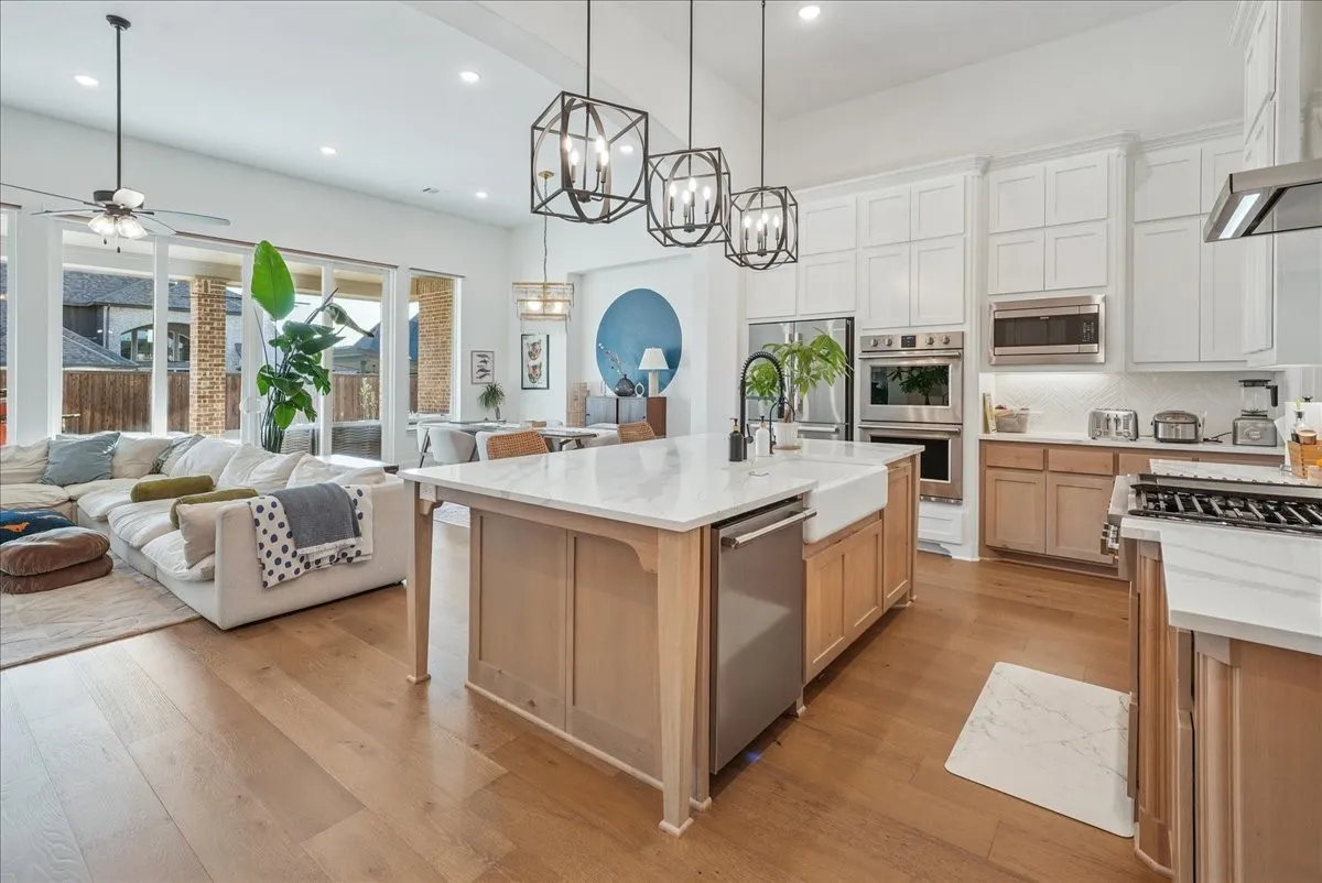 Single Family Residence For Sale in Collin County , 1981 Star Trace Parkway, Prosper, Texas 75078, 4 Bedroom, 4 Bathroom, 3 Garage spaces, 3,216 Sqft, built in 2021, mls#21138200, Real Estate Agent in Prosper, Homes For Sale in Collin county, Homes For Sale in Prosper, Realtor in Prosper Texas, Real Estate Brokerage Independent Realty Texas, Luminita Cordes Realtor
