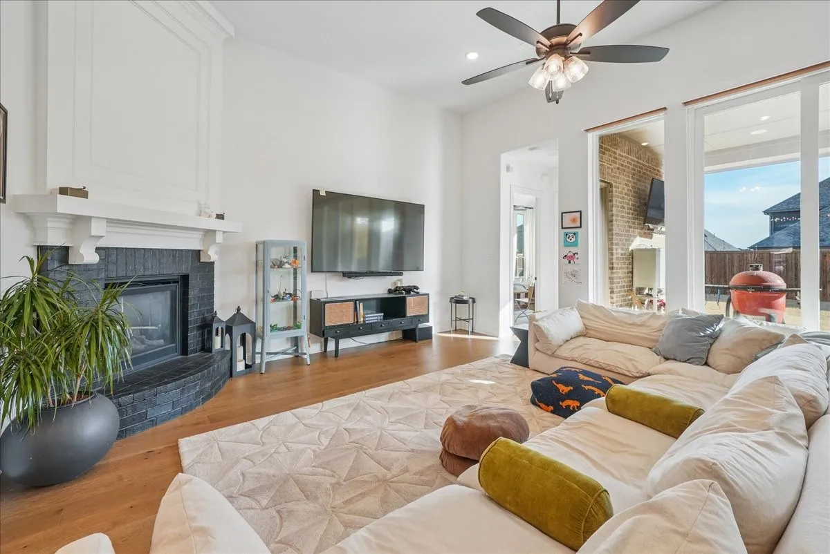 Single Family Residence For Sale in Collin County , 1981 Star Trace Parkway, Prosper, Texas 75078, 4 Bedroom, 4 Bathroom, 3 Garage spaces, 3,216 Sqft, built in 2021, mls#21138200, Real Estate Agent in Prosper, Homes For Sale in Collin county, Homes For Sale in Prosper, Realtor in Prosper Texas, Real Estate Brokerage Independent Realty Texas, Luminita Cordes Realtor