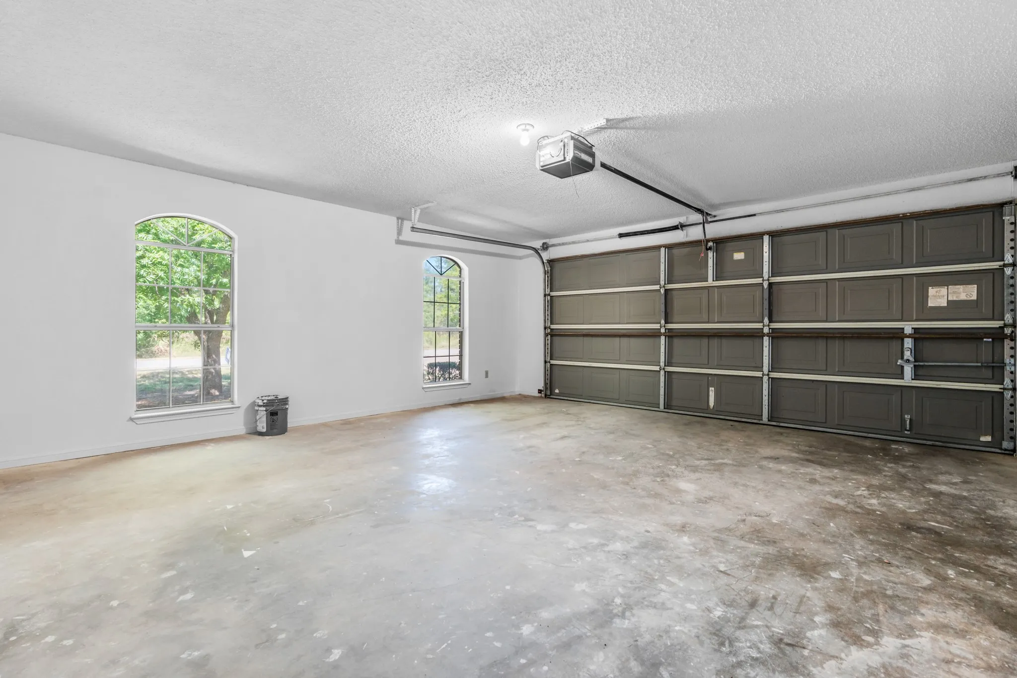 Single Family Residence For Sale in Hill County , 12187 Rolling Oaks Drive, Whitney, Texas 76692, 3 Bedrooms, 2 Bathrooms, 2 Garage spaces, 1,623 Sqft, built in 1994, Price $329,995, mls#21143992, Real Estate Agent in Whitney, Homes For Sale in Hill county, Homes For Sale in Whitney, Realtor in Whitney Texas, Real Estate Brokerage Independent Realty Texas, Luminita Cordes Realtor