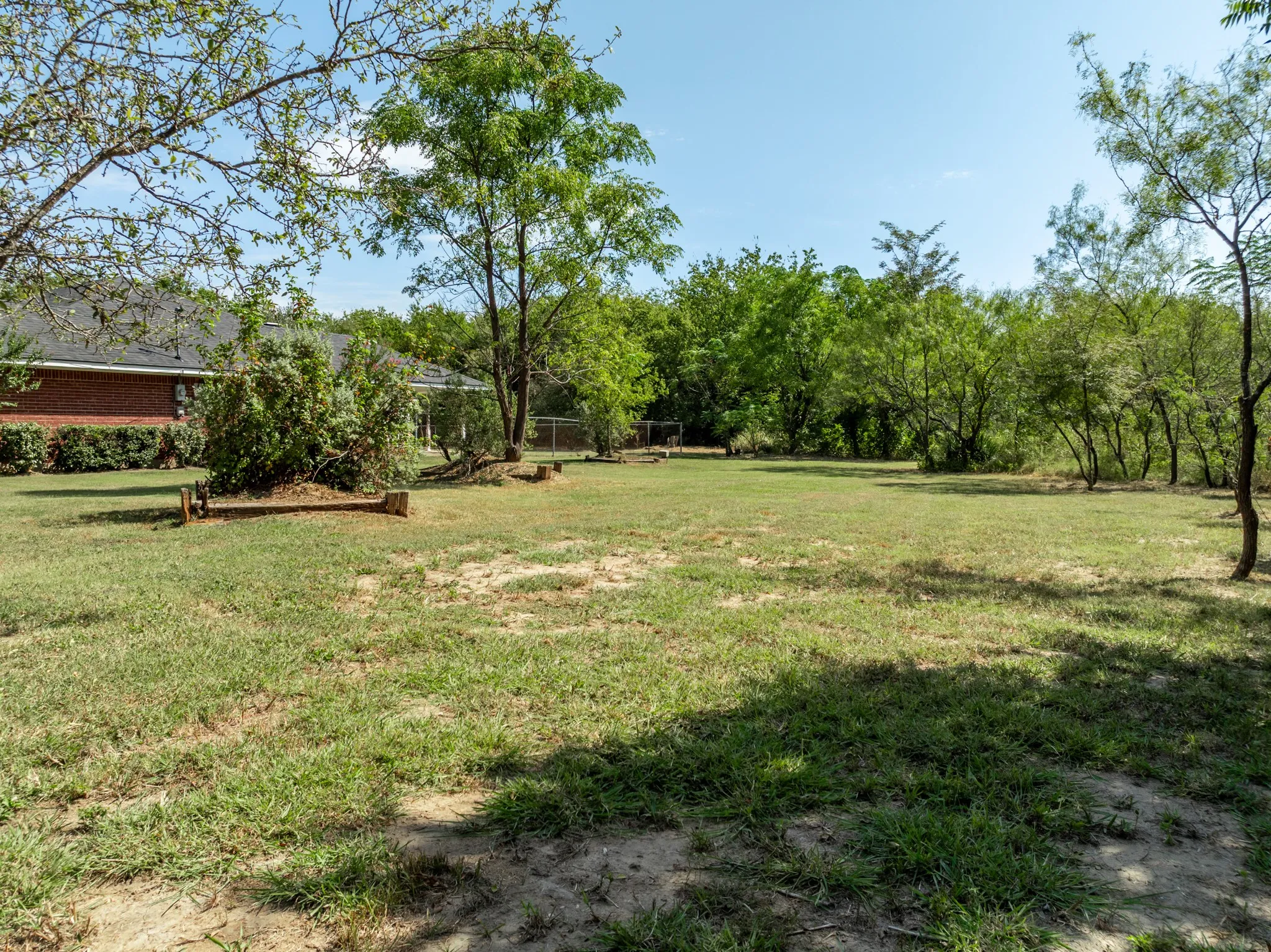 Single Family Residence For Sale in Hill County , 12187 Rolling Oaks Drive, Whitney, Texas 76692, 3 Bedrooms, 2 Bathrooms, 2 Garage spaces, 1,623 Sqft, built in 1994, Price $329,995, mls#21143992, Real Estate Agent in Whitney, Homes For Sale in Hill county, Homes For Sale in Whitney, Realtor in Whitney Texas, Real Estate Brokerage Independent Realty Texas, Luminita Cordes Realtor