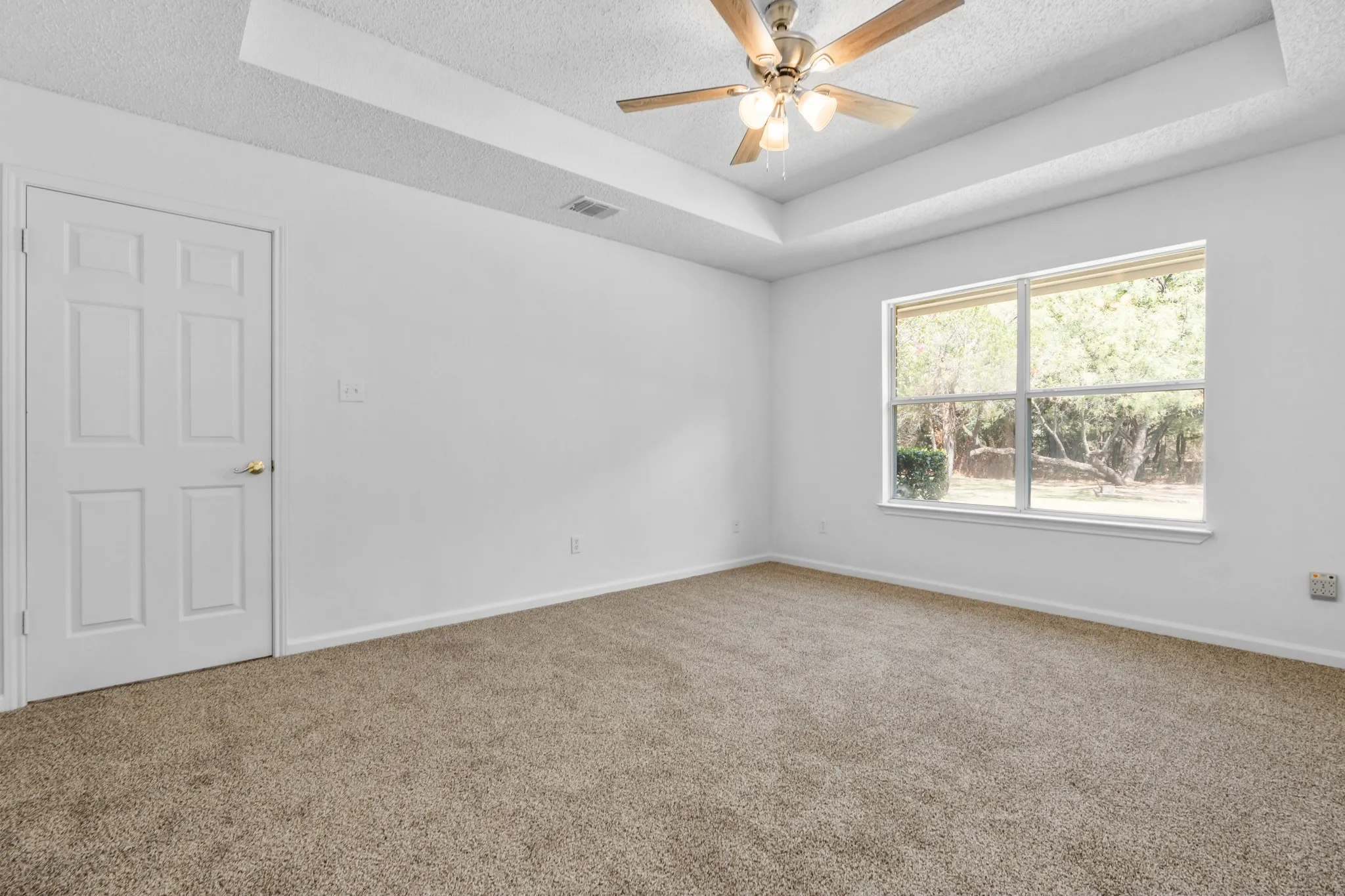 Single Family Residence For Sale in Hill County , 12187 Rolling Oaks Drive, Whitney, Texas 76692, 3 Bedrooms, 2 Bathrooms, 2 Garage spaces, 1,623 Sqft, built in 1994, Price $329,995, mls#21143992, Real Estate Agent in Whitney, Homes For Sale in Hill county, Homes For Sale in Whitney, Realtor in Whitney Texas, Real Estate Brokerage Independent Realty Texas, Luminita Cordes Realtor
