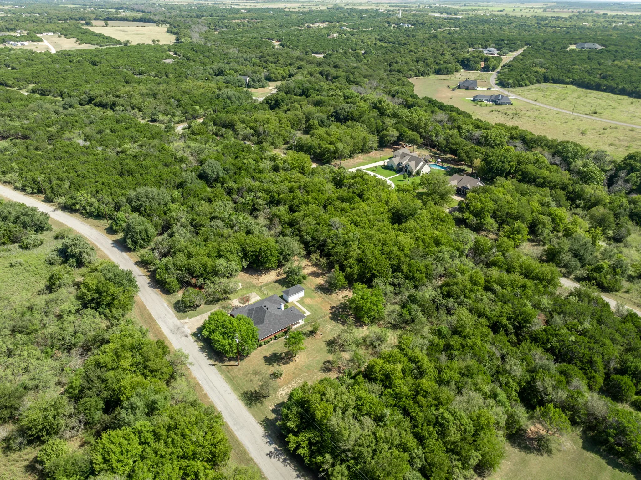 Single Family Residence For Sale in Hill County , 12187 Rolling Oaks Drive, Whitney, Texas 76692, 3 Bedrooms, 2 Bathrooms, 2 Garage spaces, 1,623 Sqft, built in 1994, Price $329,995, mls#21143992, Real Estate Agent in Whitney, Homes For Sale in Hill county, Homes For Sale in Whitney, Realtor in Whitney Texas, Real Estate Brokerage Independent Realty Texas, Luminita Cordes Realtor