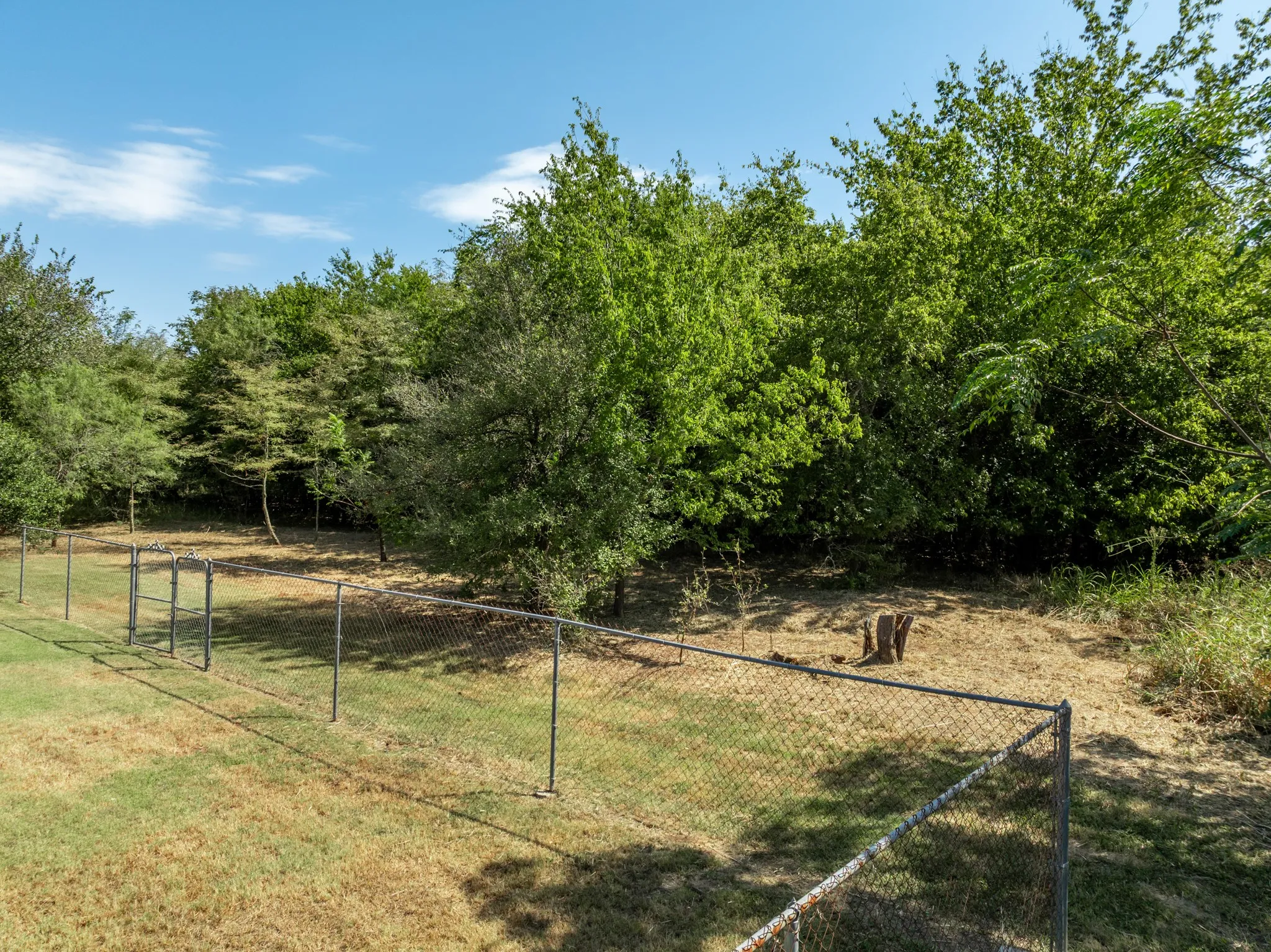 Single Family Residence For Sale in Hill County , 12187 Rolling Oaks Drive, Whitney, Texas 76692, 3 Bedrooms, 2 Bathrooms, 2 Garage spaces, 1,623 Sqft, built in 1994, Price $329,995, mls#21143992, Real Estate Agent in Whitney, Homes For Sale in Hill county, Homes For Sale in Whitney, Realtor in Whitney Texas, Real Estate Brokerage Independent Realty Texas, Luminita Cordes Realtor