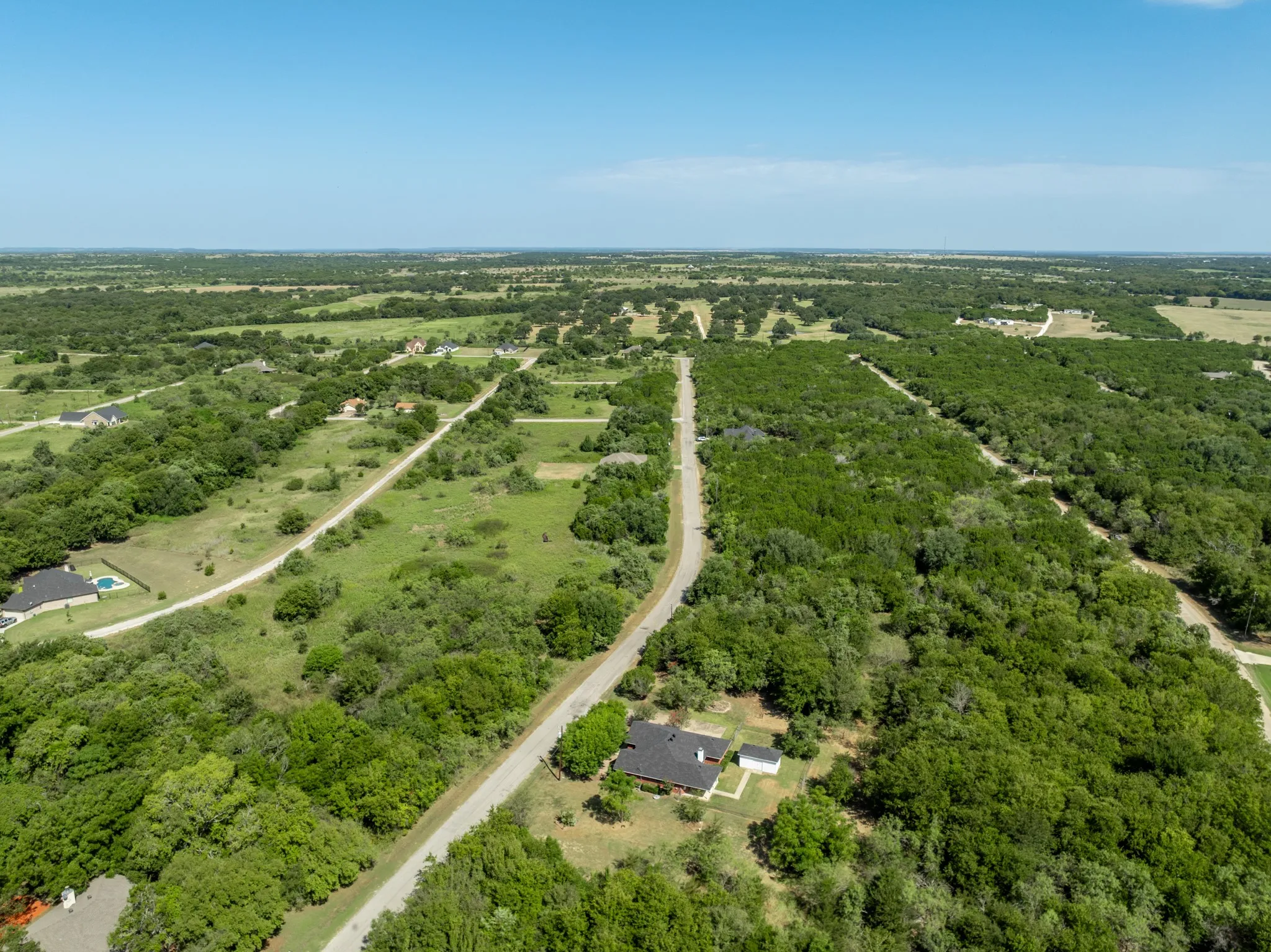 Single Family Residence For Sale in Hill County , 12187 Rolling Oaks Drive, Whitney, Texas 76692, 3 Bedrooms, 2 Bathrooms, 2 Garage spaces, 1,623 Sqft, built in 1994, Price $329,995, mls#21143992, Real Estate Agent in Whitney, Homes For Sale in Hill county, Homes For Sale in Whitney, Realtor in Whitney Texas, Real Estate Brokerage Independent Realty Texas, Luminita Cordes Realtor