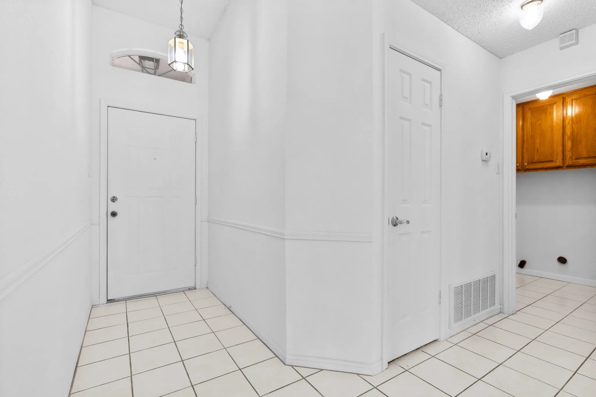 Single Family Residence For Sale in Hill County , 12187 Rolling Oaks Drive, Whitney, Texas 76692, 3 Bedrooms, 2 Bathrooms, 2 Garage spaces, 1,623 Sqft, built in 1994, Price $329,995, mls#21143992, Real Estate Agent in Whitney, Homes For Sale in Hill county, Homes For Sale in Whitney, Realtor in Whitney Texas, Real Estate Brokerage Independent Realty Texas, Luminita Cordes Realtor