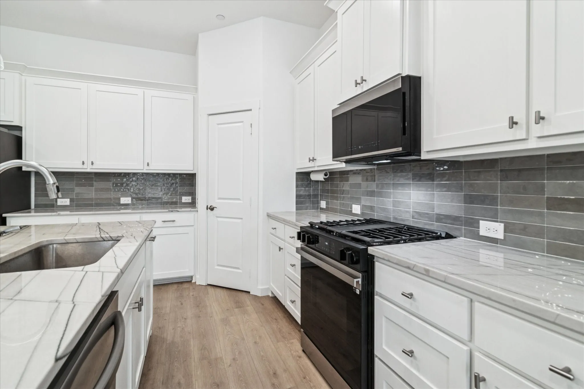 Townhouse For Sale in Collin County , 2805 Concord Drive, Wylie, Texas 75098, 3 Bedroom, 3 Bathroom, 2 Garage spaces, 1,701 Sqft, built in 2024, mls#21144021, Real Estate Agent in Wylie, Homes For Sale in Collin county, Homes For Sale in Wylie, Realtor in Wylie Texas, Real Estate Brokerage Independent Realty Texas, Luminita Cordes Realtor