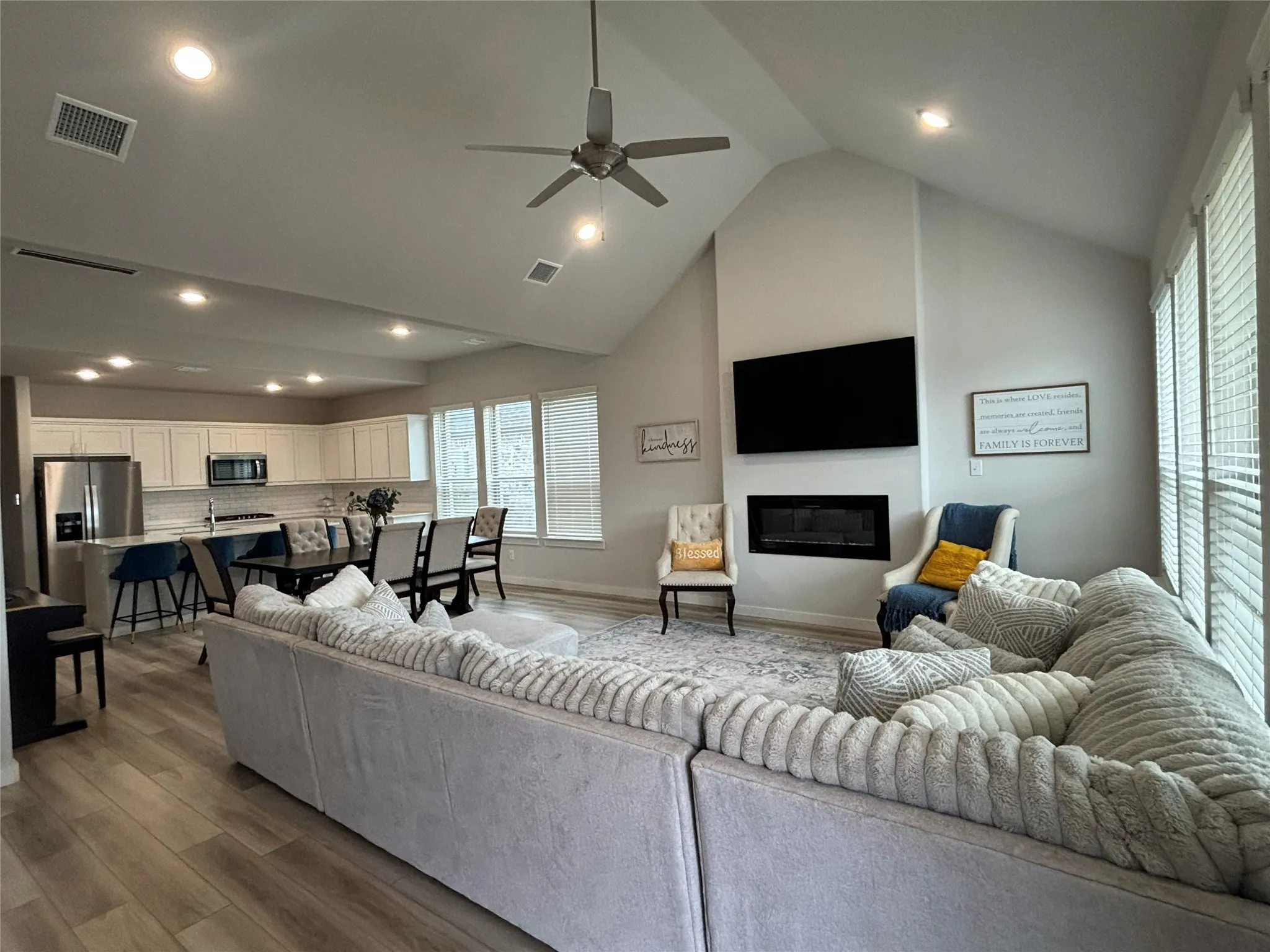 Single Family Residence For Rent in Kaufman County , 2029 Dovedale Drive, Forney, Texas 75126, 4 Bedroom, 3 Bathroom, 2 Garage spaces, 2,426 Sqft, built in 2024, Preowned, mls#21143290, Real Estate Agent in Forney, Homes For Rent in Kaufman county, Homes For Rent in Forney, Realtor in Forney Texas, Real Estate Brokerage Independent Realty Texas, Luminita Cordes Realtor