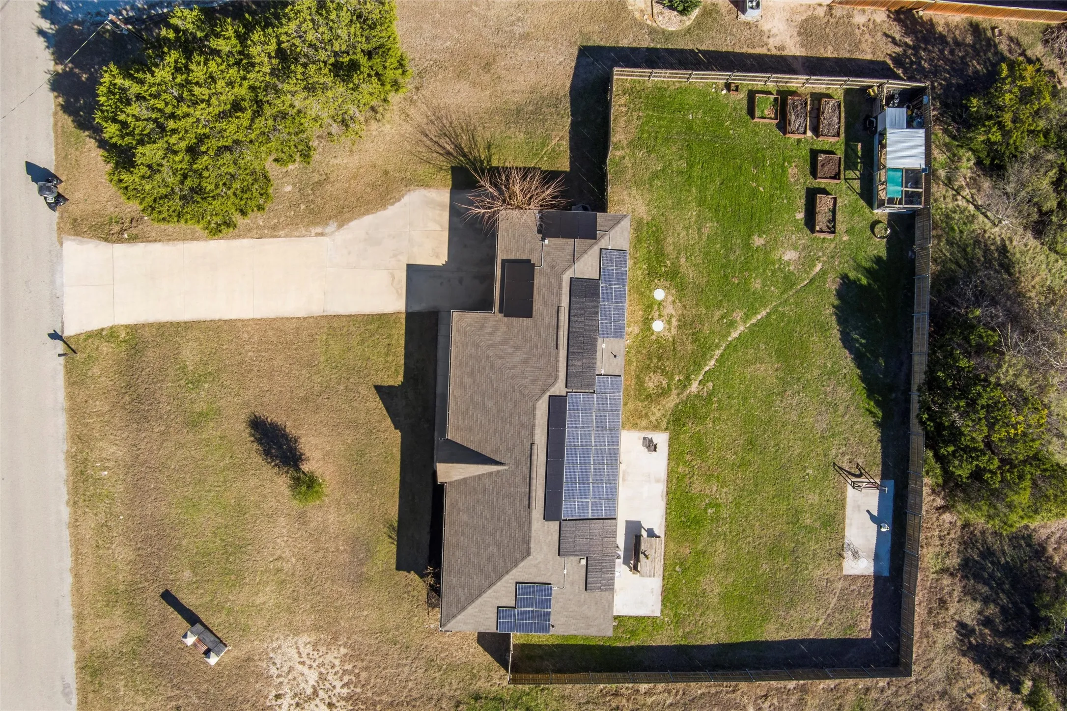 Single Family Residence For Sale in Parker County , 144 Emerald Drive, Weatherford, Texas 76087, 4 Bedroom, 2 Bathroom, 2 Garage spaces, 1,770 Sqft, built in 2018, mls#21133146, Real Estate Agent in Weatherford, Homes For Sale in Parker county, Homes For Sale in Weatherford, Realtor in Weatherford Texas, Real Estate Brokerage Independent Realty Texas, Luminita Cordes Realtor