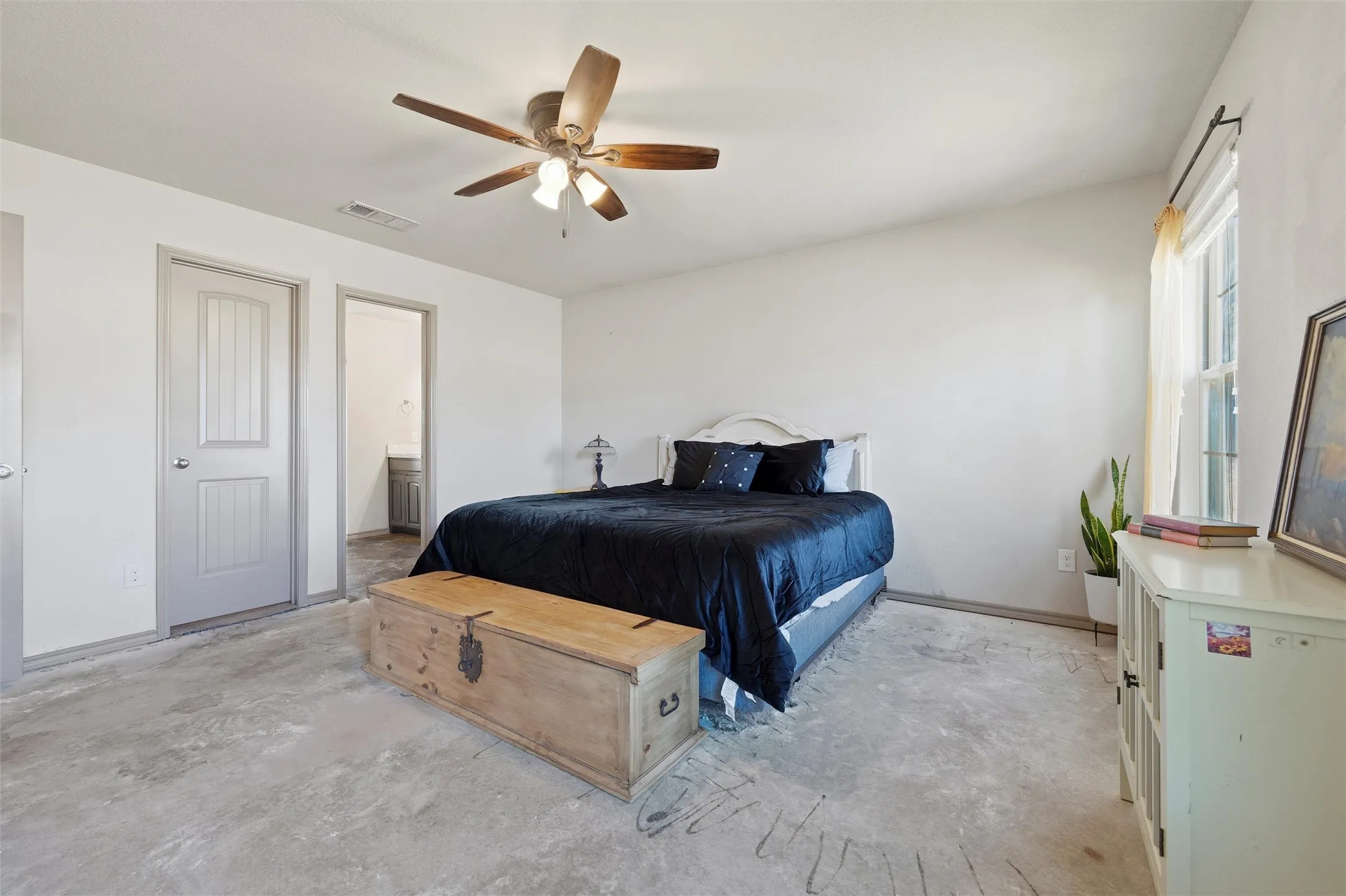 Single Family Residence For Sale in Parker County , 144 Emerald Drive, Weatherford, Texas 76087, 4 Bedroom, 2 Bathroom, 2 Garage spaces, 1,770 Sqft, built in 2018, mls#21133146, Real Estate Agent in Weatherford, Homes For Sale in Parker county, Homes For Sale in Weatherford, Realtor in Weatherford Texas, Real Estate Brokerage Independent Realty Texas, Luminita Cordes Realtor