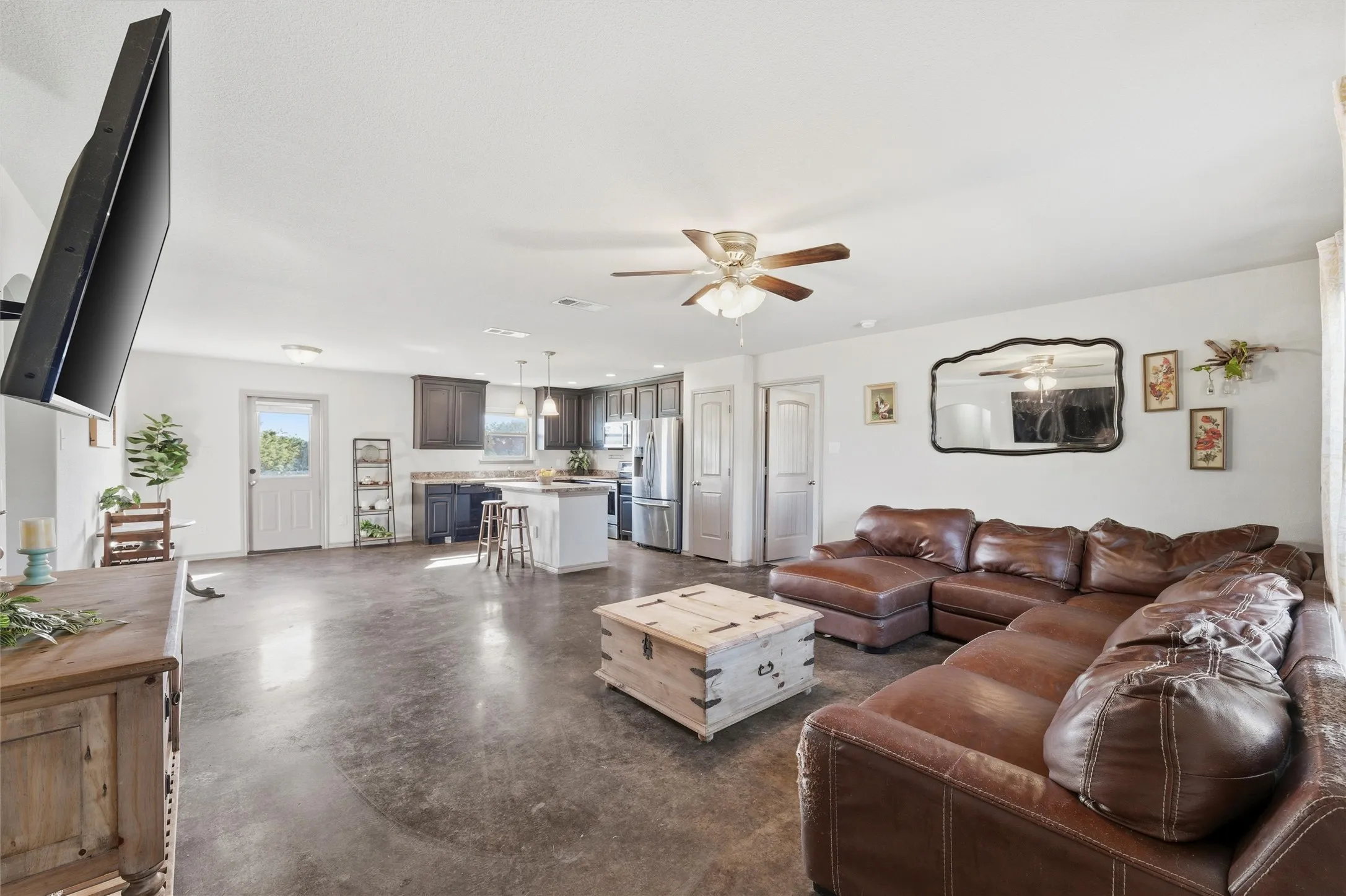 Single Family Residence For Sale in Parker County , 144 Emerald Drive, Weatherford, Texas 76087, 4 Bedroom, 2 Bathroom, 2 Garage spaces, 1,770 Sqft, built in 2018, mls#21133146, Real Estate Agent in Weatherford, Homes For Sale in Parker county, Homes For Sale in Weatherford, Realtor in Weatherford Texas, Real Estate Brokerage Independent Realty Texas, Luminita Cordes Realtor