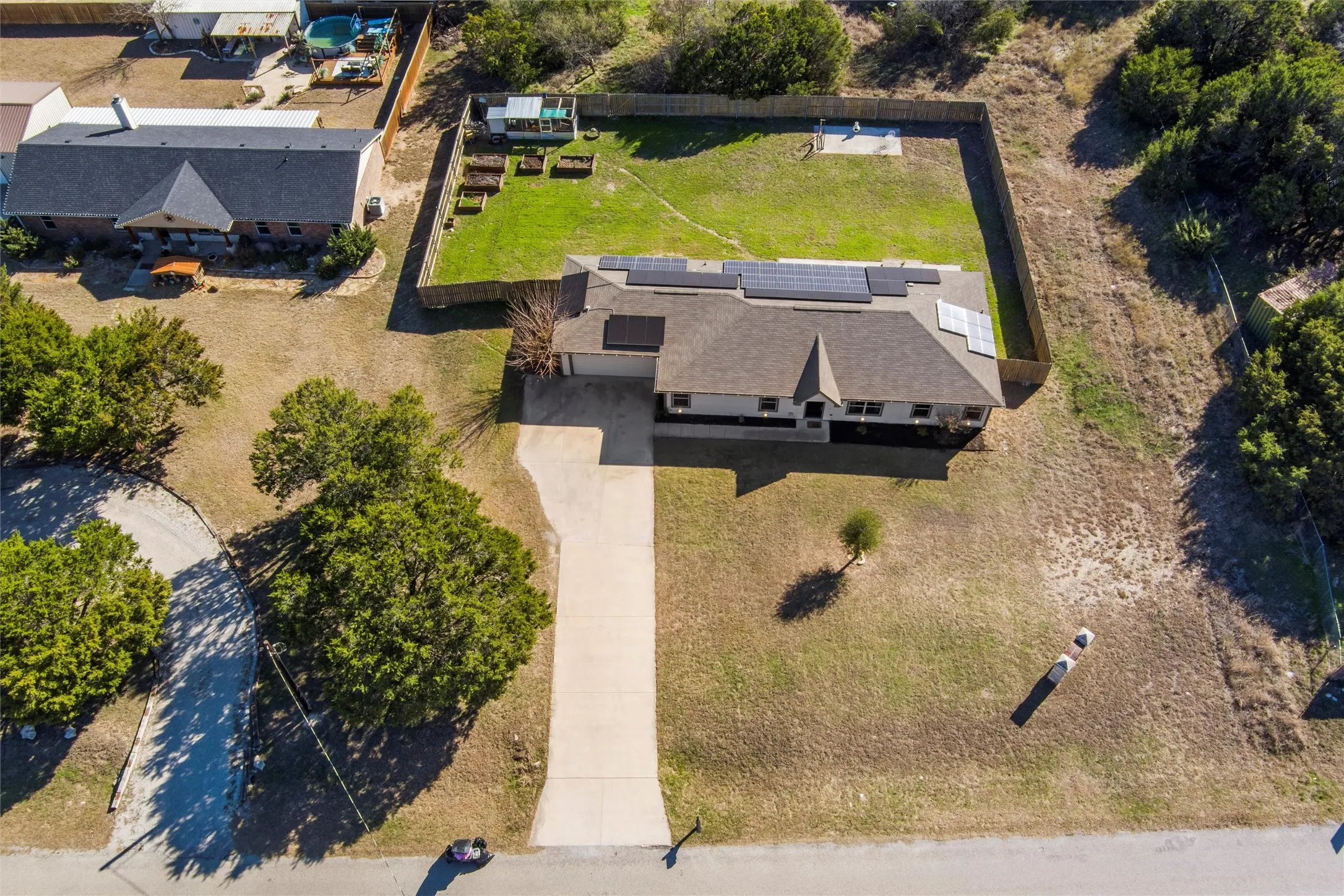 Single Family Residence For Sale in Parker County , 144 Emerald Drive, Weatherford, Texas 76087, 4 Bedroom, 2 Bathroom, 2 Garage spaces, 1,770 Sqft, built in 2018, mls#21133146, Real Estate Agent in Weatherford, Homes For Sale in Parker county, Homes For Sale in Weatherford, Realtor in Weatherford Texas, Real Estate Brokerage Independent Realty Texas, Luminita Cordes Realtor