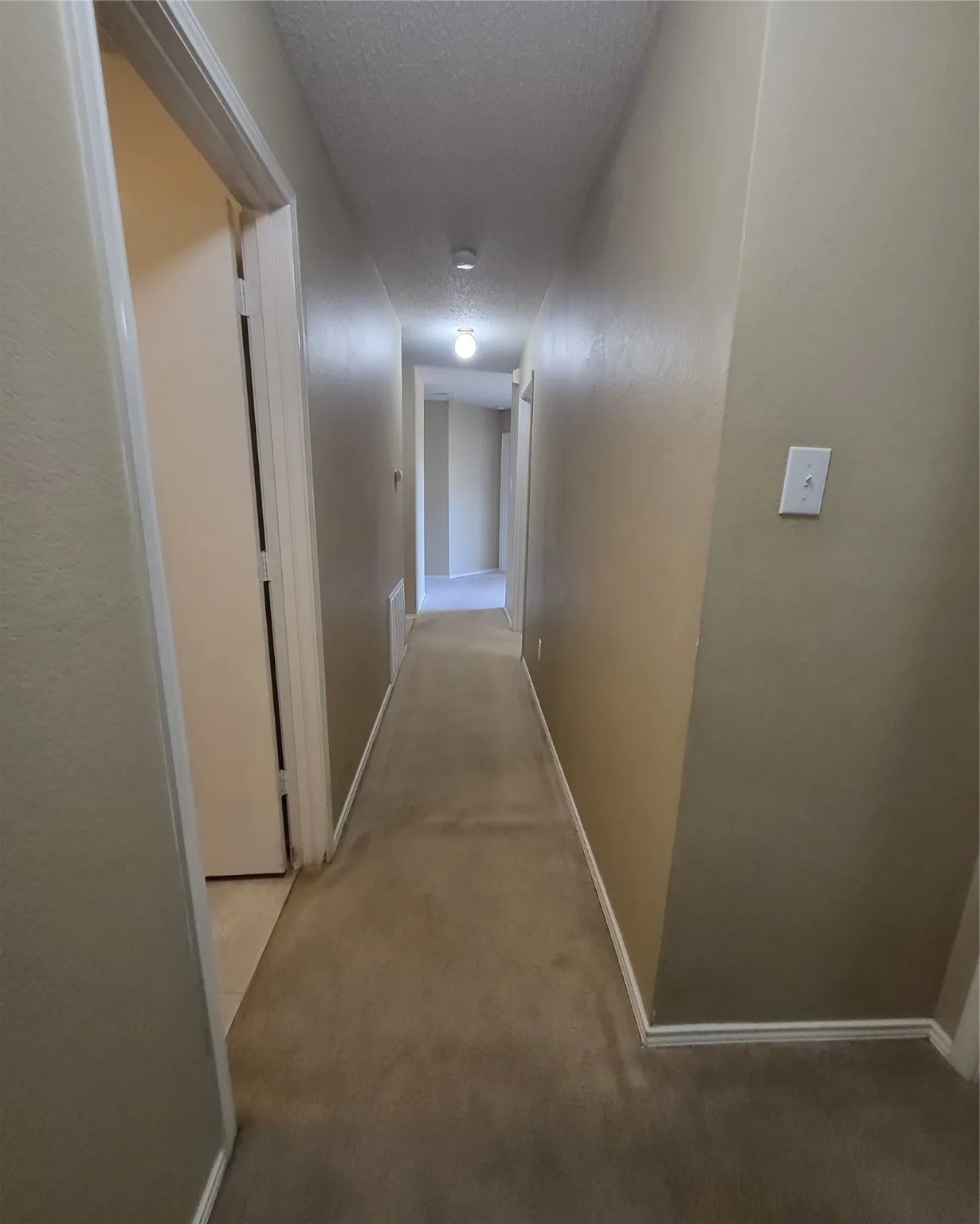 Single Family Residence For Rent in Rockwall County , 2513 Barksdale Drive, Rockwall, Texas 75032, 3 Bedroom, 2 Bathroom, 2 Garage spaces, 1,655 Sqft, built in 2003, Preowned, mls#21144189, Real Estate Agent in Rockwall, Homes For Rent in Rockwall county, Homes For Rent in Rockwall, Realtor in Rockwall Texas, Real Estate Brokerage Independent Realty Texas, Luminita Cordes Realtor