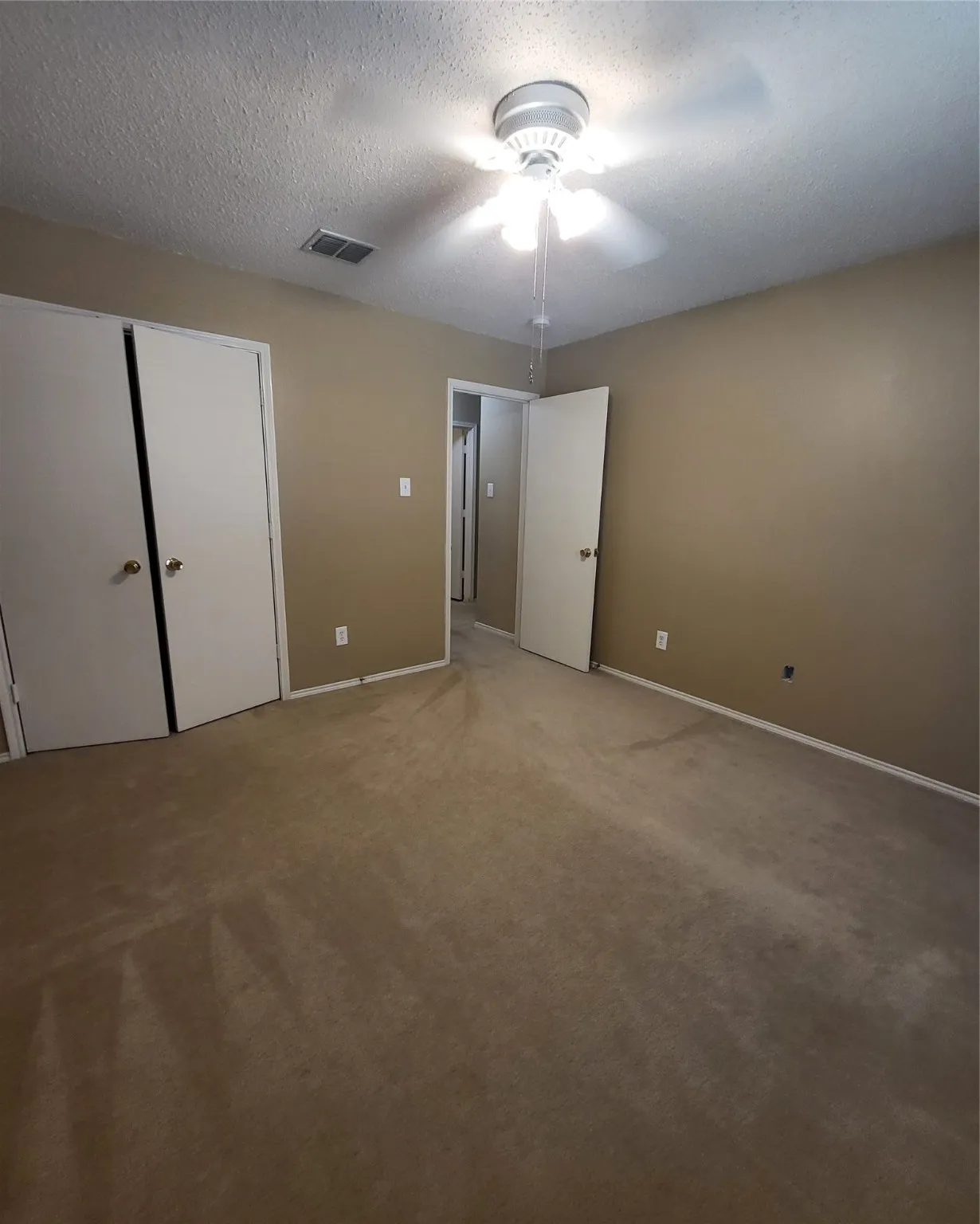 Single Family Residence For Rent in Rockwall County , 2513 Barksdale Drive, Rockwall, Texas 75032, 3 Bedroom, 2 Bathroom, 2 Garage spaces, 1,655 Sqft, built in 2003, Preowned, mls#21144189, Real Estate Agent in Rockwall, Homes For Rent in Rockwall county, Homes For Rent in Rockwall, Realtor in Rockwall Texas, Real Estate Brokerage Independent Realty Texas, Luminita Cordes Realtor