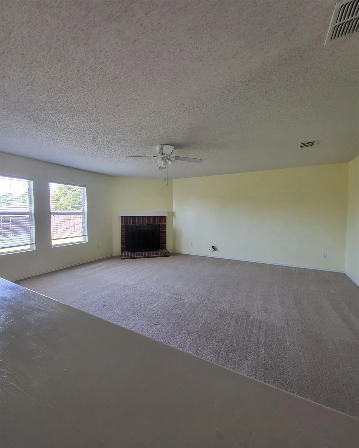 Single Family Residence For Rent in Rockwall County , 2513 Barksdale Drive, Rockwall, Texas 75032, 3 Bedroom, 2 Bathroom, 2 Garage spaces, 1,655 Sqft, built in 2003, Preowned, mls#21144189, Real Estate Agent in Rockwall, Homes For Rent in Rockwall county, Homes For Rent in Rockwall, Realtor in Rockwall Texas, Real Estate Brokerage Independent Realty Texas, Luminita Cordes Realtor