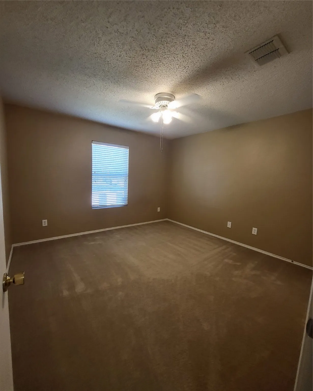 Single Family Residence For Rent in Rockwall County , 2513 Barksdale Drive, Rockwall, Texas 75032, 3 Bedroom, 2 Bathroom, 2 Garage spaces, 1,655 Sqft, built in 2003, Preowned, mls#21144189, Real Estate Agent in Rockwall, Homes For Rent in Rockwall county, Homes For Rent in Rockwall, Realtor in Rockwall Texas, Real Estate Brokerage Independent Realty Texas, Luminita Cordes Realtor
