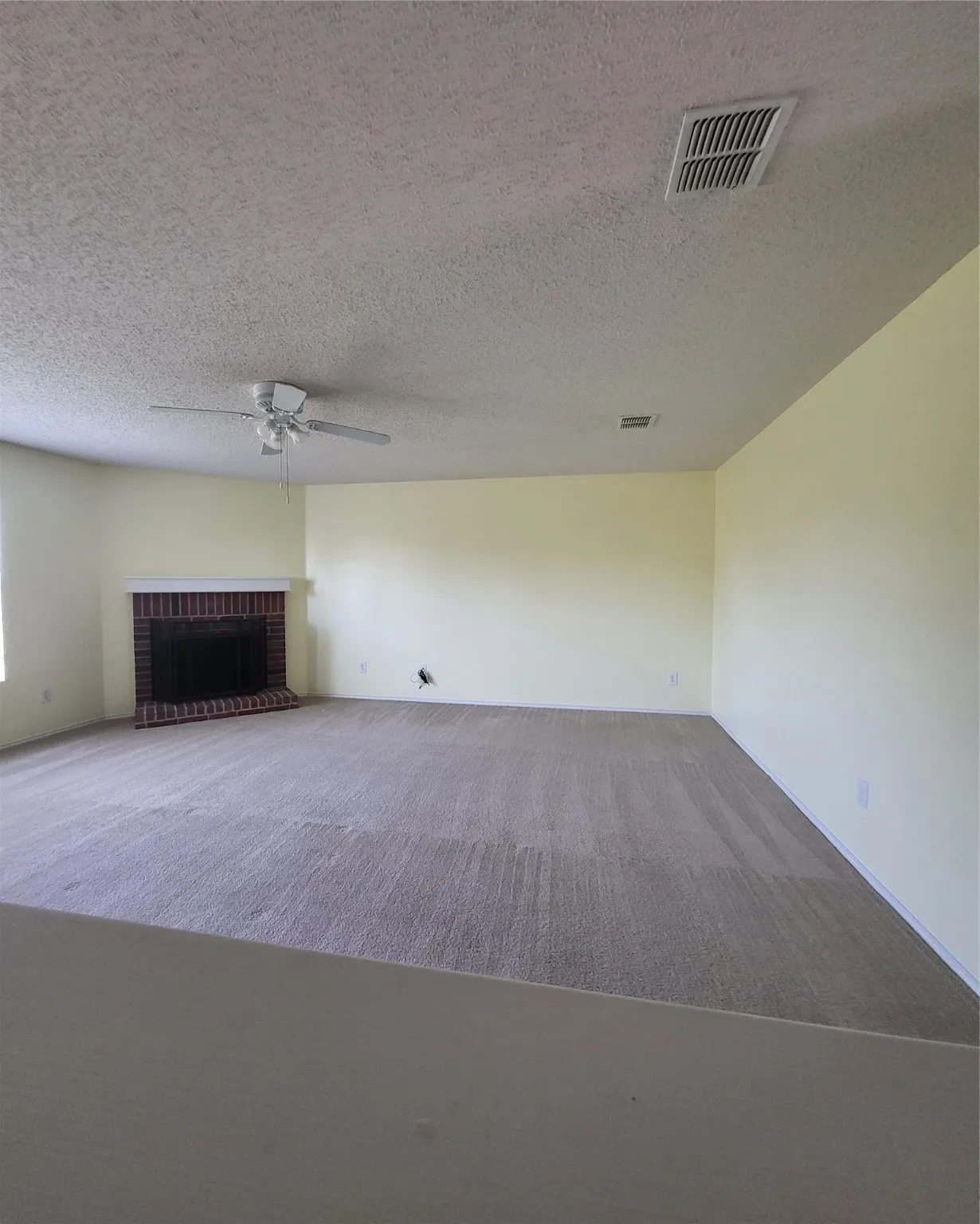 Single Family Residence For Rent in Rockwall County , 2513 Barksdale Drive, Rockwall, Texas 75032, 3 Bedroom, 2 Bathroom, 2 Garage spaces, 1,655 Sqft, built in 2003, Preowned, mls#21144189, Real Estate Agent in Rockwall, Homes For Rent in Rockwall county, Homes For Rent in Rockwall, Realtor in Rockwall Texas, Real Estate Brokerage Independent Realty Texas, Luminita Cordes Realtor