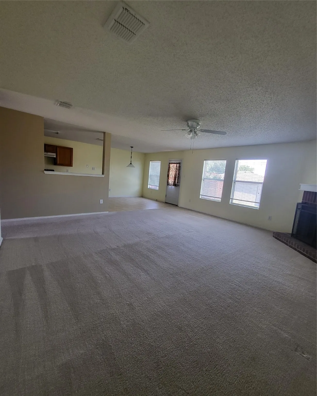 Single Family Residence For Rent in Rockwall County , 2513 Barksdale Drive, Rockwall, Texas 75032, 3 Bedroom, 2 Bathroom, 2 Garage spaces, 1,655 Sqft, built in 2003, Preowned, mls#21144189, Real Estate Agent in Rockwall, Homes For Rent in Rockwall county, Homes For Rent in Rockwall, Realtor in Rockwall Texas, Real Estate Brokerage Independent Realty Texas, Luminita Cordes Realtor