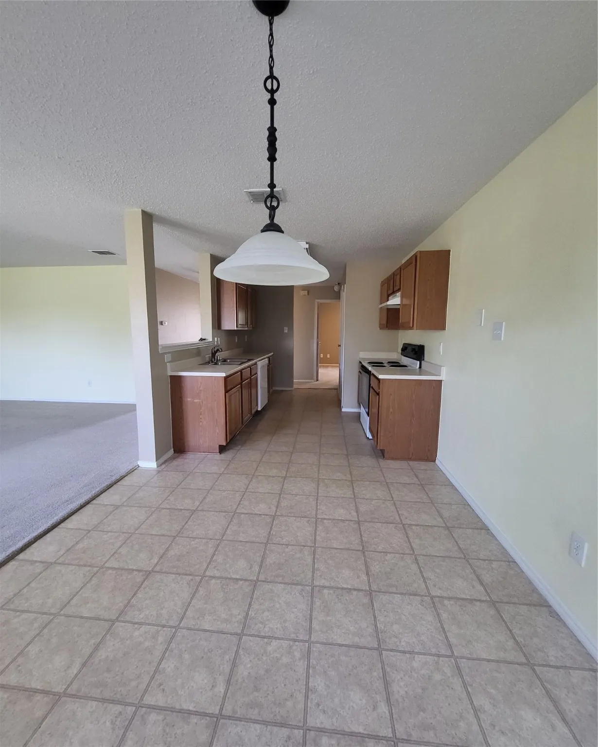 Single Family Residence For Rent in Rockwall County , 2513 Barksdale Drive, Rockwall, Texas 75032, 3 Bedroom, 2 Bathroom, 2 Garage spaces, 1,655 Sqft, built in 2003, Preowned, mls#21144189, Real Estate Agent in Rockwall, Homes For Rent in Rockwall county, Homes For Rent in Rockwall, Realtor in Rockwall Texas, Real Estate Brokerage Independent Realty Texas, Luminita Cordes Realtor
