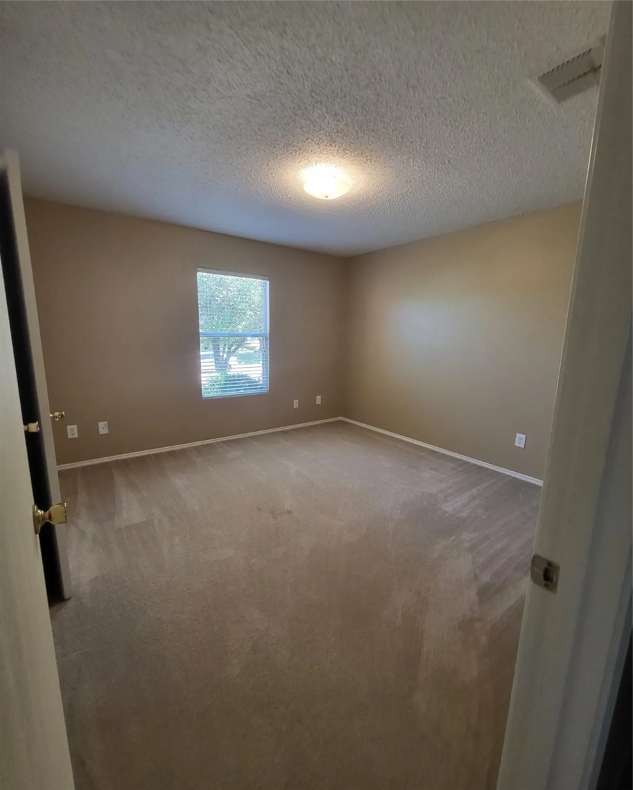 Single Family Residence For Rent in Rockwall County , 2513 Barksdale Drive, Rockwall, Texas 75032, 3 Bedroom, 2 Bathroom, 2 Garage spaces, 1,655 Sqft, built in 2003, Preowned, mls#21144189, Real Estate Agent in Rockwall, Homes For Rent in Rockwall county, Homes For Rent in Rockwall, Realtor in Rockwall Texas, Real Estate Brokerage Independent Realty Texas, Luminita Cordes Realtor