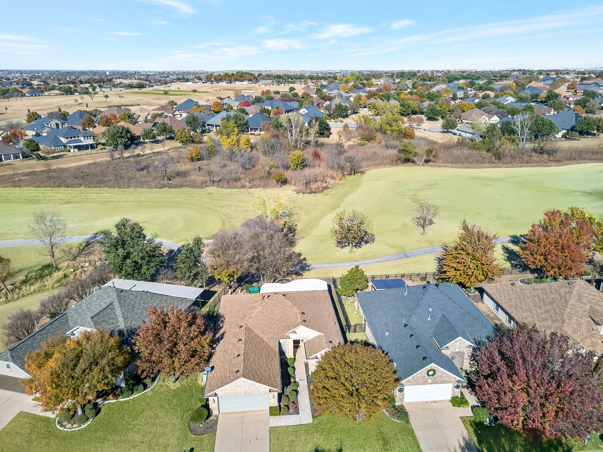 Single Family Residence For Sale in Denton County , 11316 Southerland Drive, Denton, Texas 76207, 2 Bedroom, 2 Bathroom, 2 Garage spaces, 1,585 Sqft, built in 2004, Preowned, mls#21143462, Real Estate Agent in Denton, Homes For Sale in Denton county, Homes For Sale in Denton, Realtor in Denton Texas, Real Estate Brokerage Independent Realty Texas, Luminita Cordes Realtor