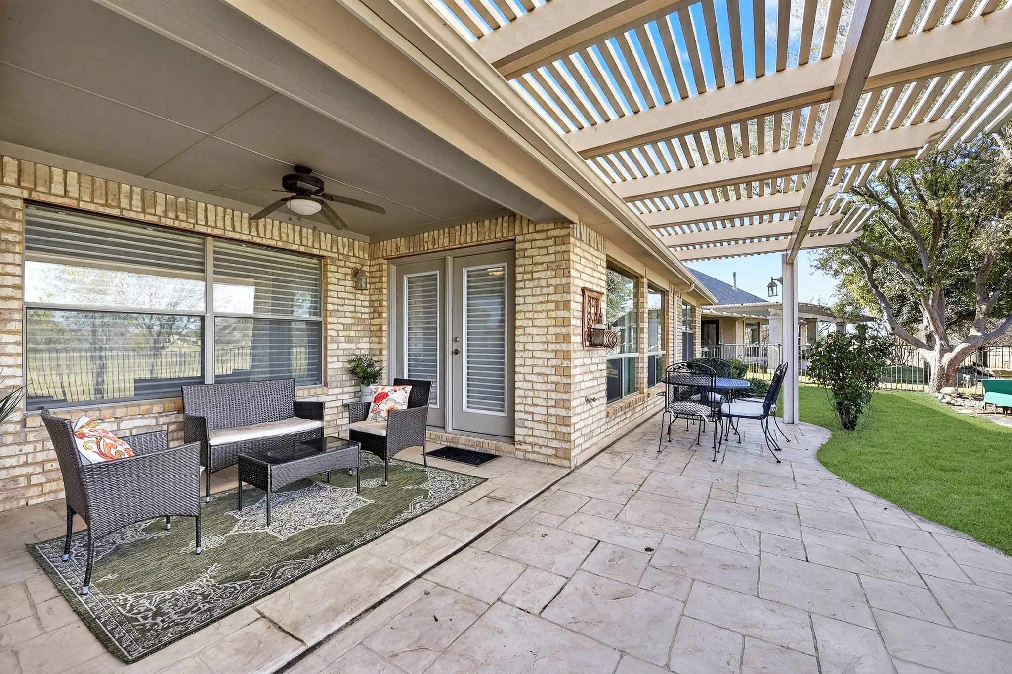 Single Family Residence For Sale in Denton County , 11316 Southerland Drive, Denton, Texas 76207, 2 Bedroom, 2 Bathroom, 2 Garage spaces, 1,585 Sqft, built in 2004, Preowned, mls#21143462, Real Estate Agent in Denton, Homes For Sale in Denton county, Homes For Sale in Denton, Realtor in Denton Texas, Real Estate Brokerage Independent Realty Texas, Luminita Cordes Realtor