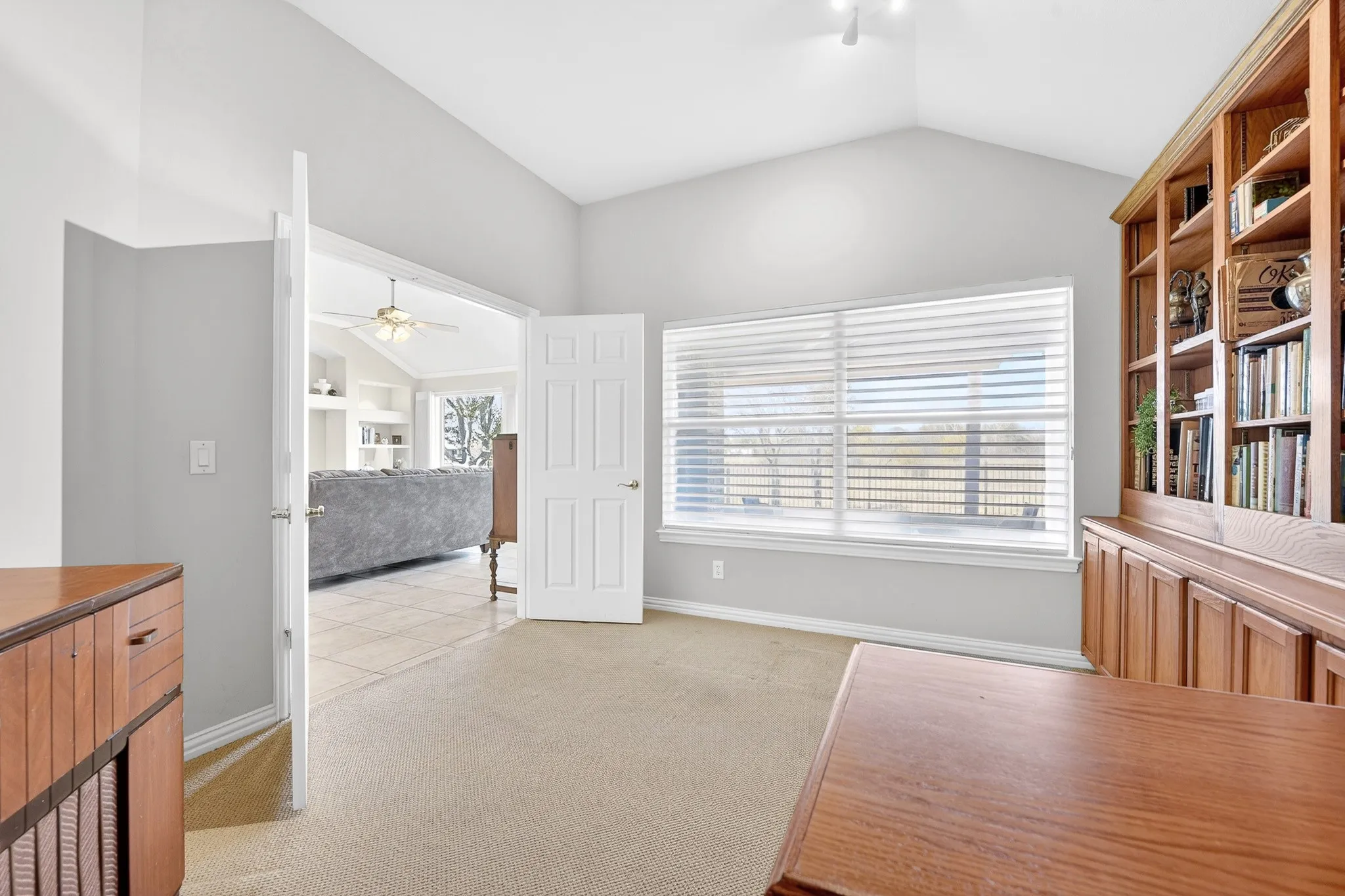 Single Family Residence For Sale in Denton County , 11316 Southerland Drive, Denton, Texas 76207, 2 Bedroom, 2 Bathroom, 2 Garage spaces, 1,585 Sqft, built in 2004, Preowned, mls#21143462, Real Estate Agent in Denton, Homes For Sale in Denton county, Homes For Sale in Denton, Realtor in Denton Texas, Real Estate Brokerage Independent Realty Texas, Luminita Cordes Realtor