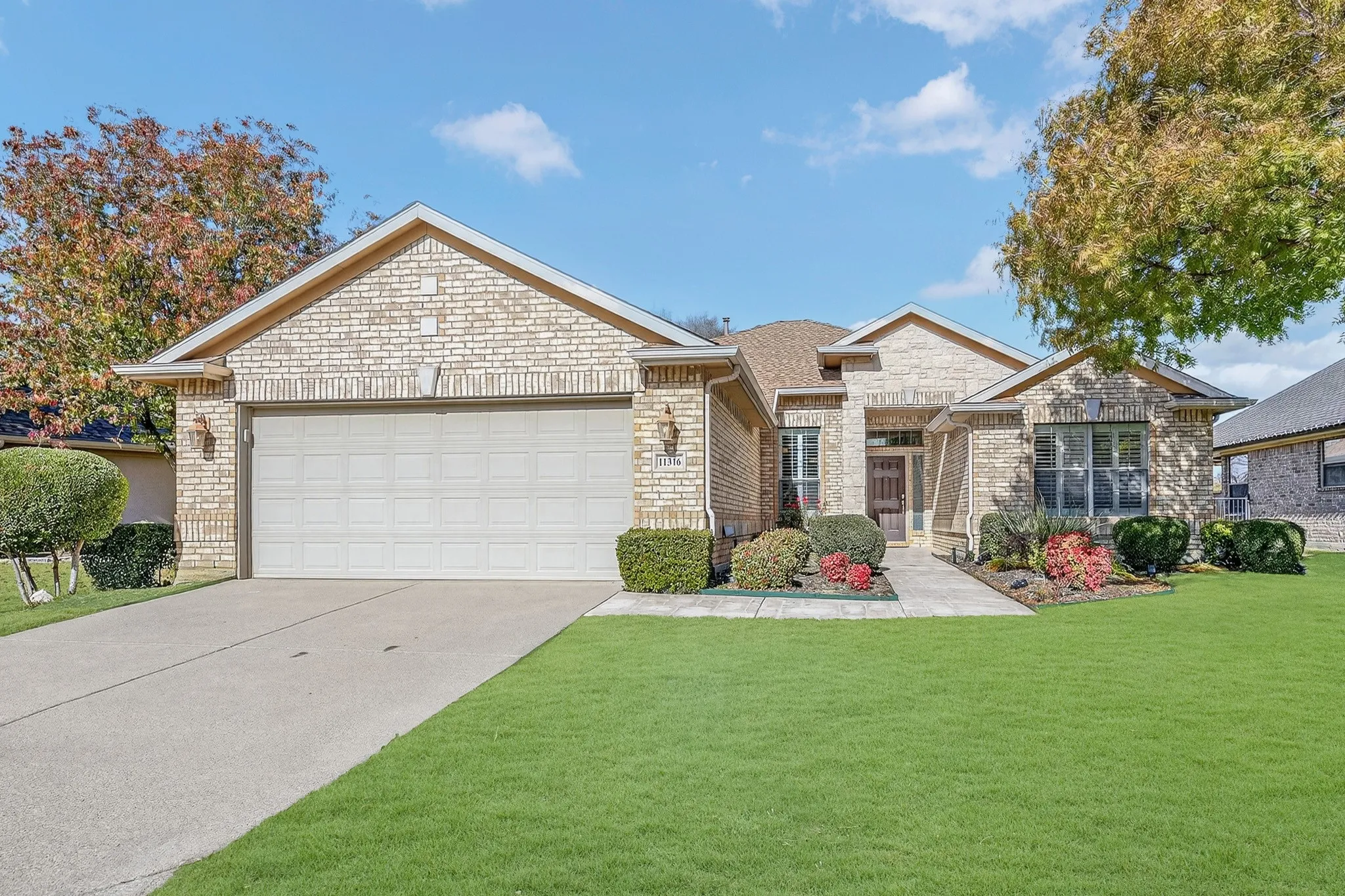 Single Family Residence For Sale in Denton County , 11316 Southerland Drive, Denton, Texas 76207, 2 Bedroom, 2 Bathroom, 2 Garage spaces, 1,585 Sqft, built in 2004, Preowned, mls#21143462, Real Estate Agent in Denton, Homes For Sale in Denton county, Homes For Sale in Denton, Realtor in Denton Texas, Real Estate Brokerage Independent Realty Texas, Luminita Cordes Realtor