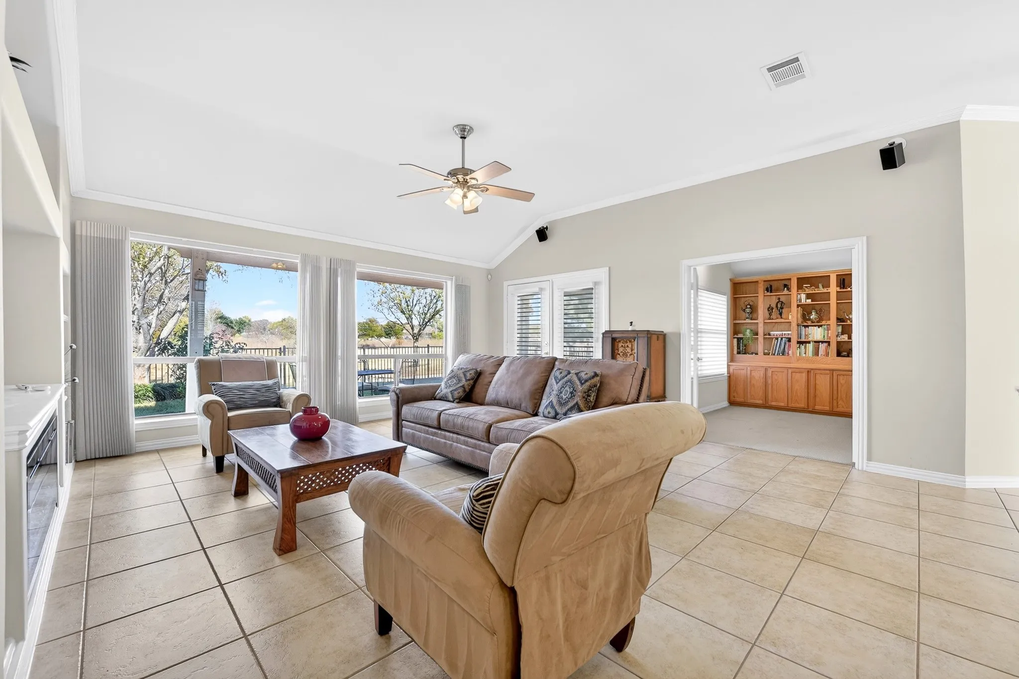 Single Family Residence For Sale in Denton County , 11316 Southerland Drive, Denton, Texas 76207, 2 Bedroom, 2 Bathroom, 2 Garage spaces, 1,585 Sqft, built in 2004, Preowned, mls#21143462, Real Estate Agent in Denton, Homes For Sale in Denton county, Homes For Sale in Denton, Realtor in Denton Texas, Real Estate Brokerage Independent Realty Texas, Luminita Cordes Realtor