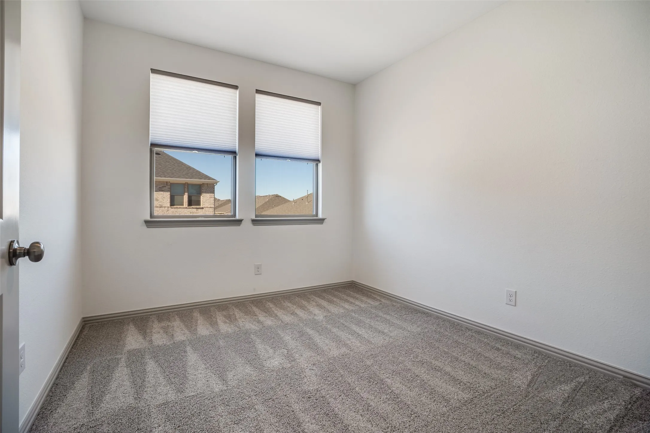 Townhouse For Sale in Denton County , 421 Matchbox Street, Argyle, Texas 76226, 3 Bedroom, 3 Bathroom, 2 Garage spaces, 2,003 Sqft, built in 2022, Preowned, mls#21142908, Real Estate Agent in Argyle, Homes For Sale in Denton county, Homes For Sale in Argyle, Realtor in Argyle Texas, Real Estate Brokerage Independent Realty Texas, Luminita Cordes Realtor