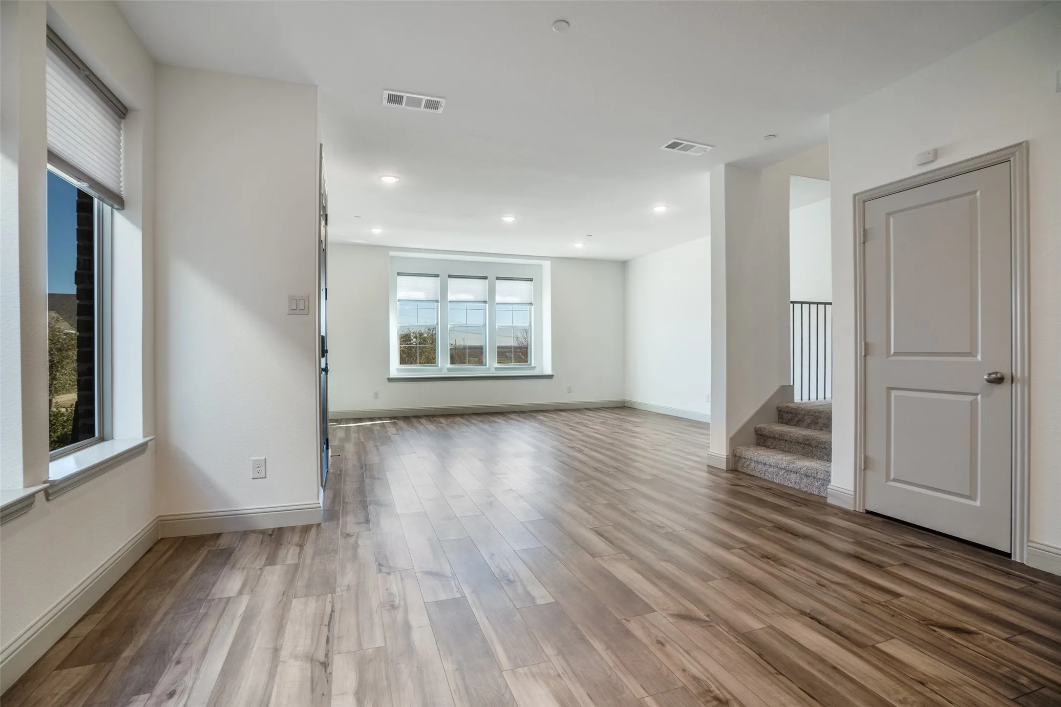 Townhouse For Sale in Denton County , 421 Matchbox Street, Argyle, Texas 76226, 3 Bedroom, 3 Bathroom, 2 Garage spaces, 2,003 Sqft, built in 2022, Preowned, mls#21142908, Real Estate Agent in Argyle, Homes For Sale in Denton county, Homes For Sale in Argyle, Realtor in Argyle Texas, Real Estate Brokerage Independent Realty Texas, Luminita Cordes Realtor