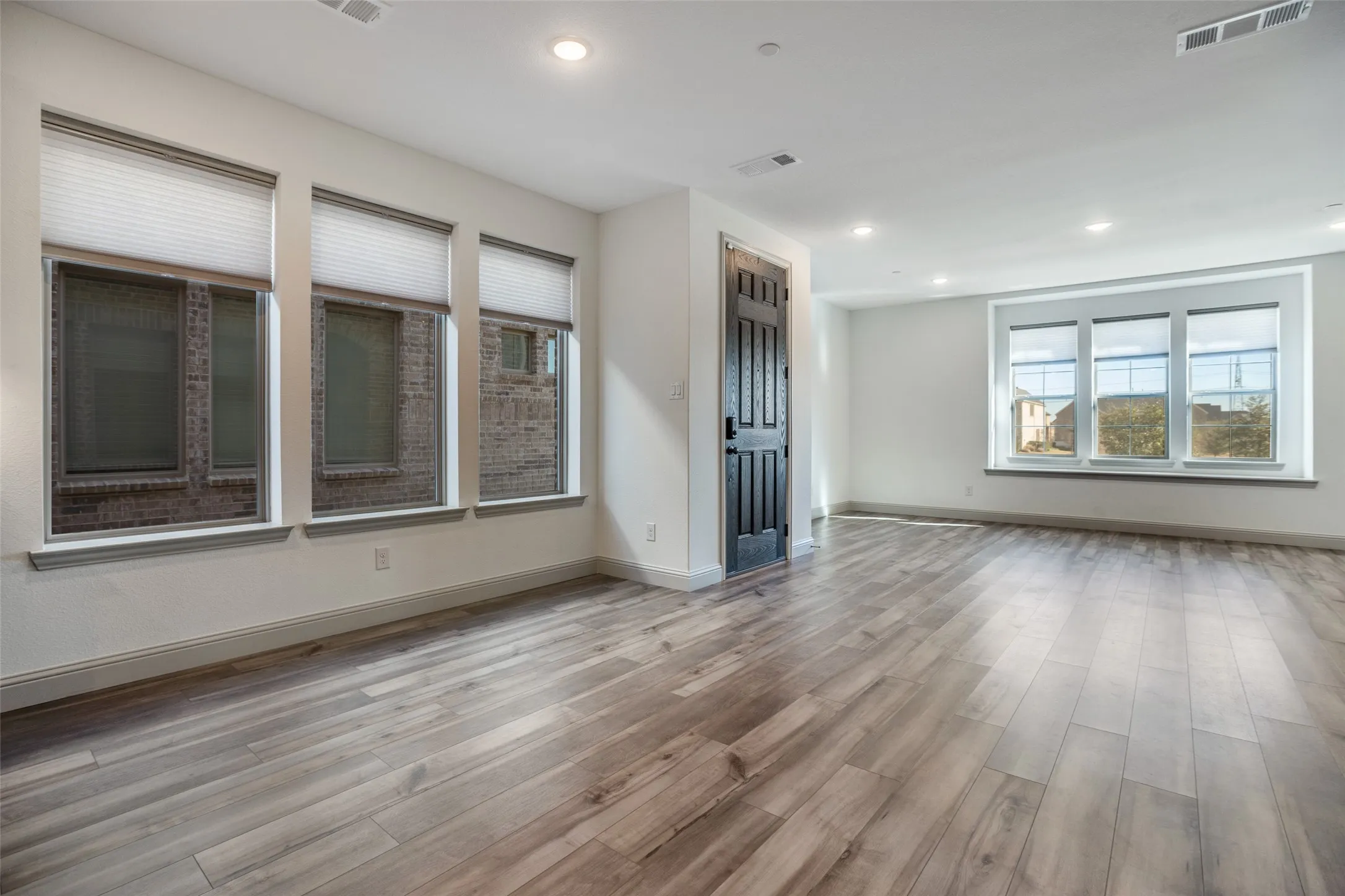 Townhouse For Sale in Denton County , 421 Matchbox Street, Argyle, Texas 76226, 3 Bedroom, 3 Bathroom, 2 Garage spaces, 2,003 Sqft, built in 2022, Preowned, mls#21142908, Real Estate Agent in Argyle, Homes For Sale in Denton county, Homes For Sale in Argyle, Realtor in Argyle Texas, Real Estate Brokerage Independent Realty Texas, Luminita Cordes Realtor