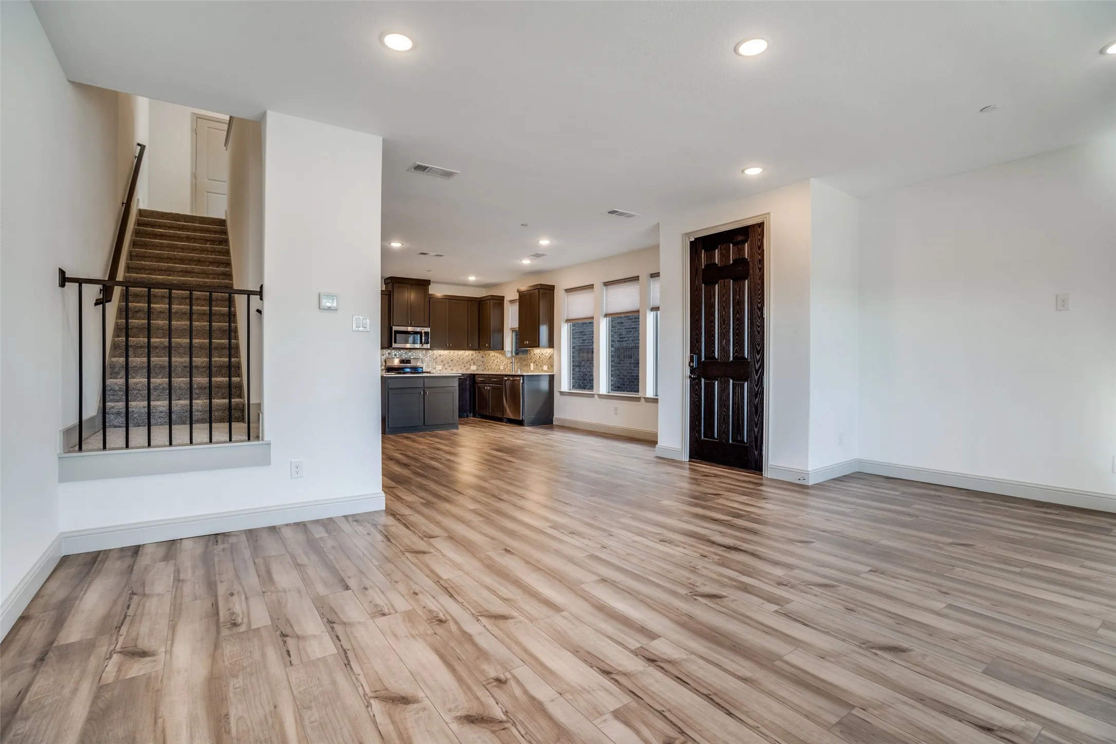 Townhouse For Sale in Denton County , 421 Matchbox Street, Argyle, Texas 76226, 3 Bedroom, 3 Bathroom, 2 Garage spaces, 2,003 Sqft, built in 2022, Preowned, mls#21142908, Real Estate Agent in Argyle, Homes For Sale in Denton county, Homes For Sale in Argyle, Realtor in Argyle Texas, Real Estate Brokerage Independent Realty Texas, Luminita Cordes Realtor
