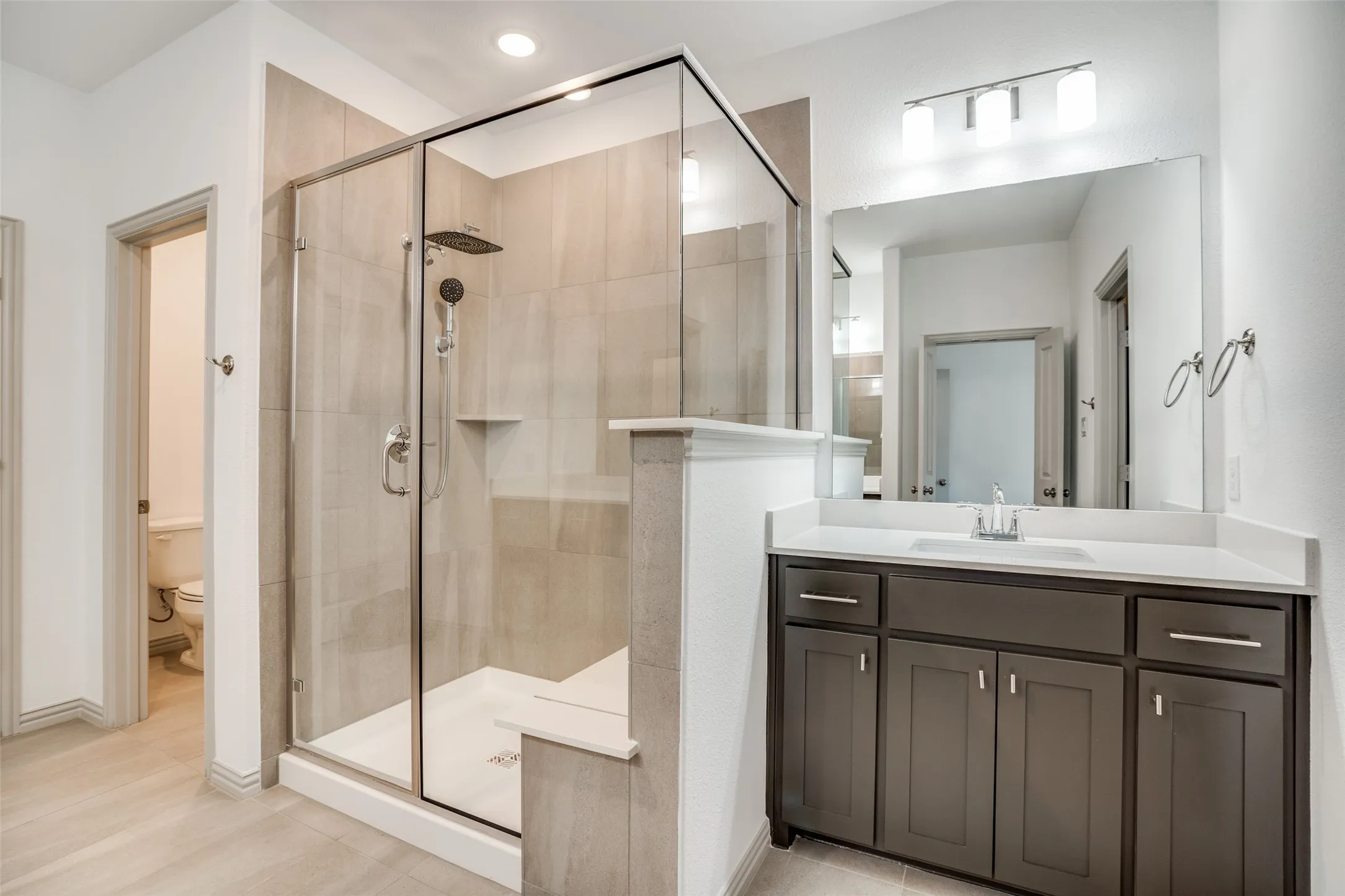Townhouse For Sale in Denton County , 421 Matchbox Street, Argyle, Texas 76226, 3 Bedroom, 3 Bathroom, 2 Garage spaces, 2,003 Sqft, built in 2022, Preowned, mls#21142908, Real Estate Agent in Argyle, Homes For Sale in Denton county, Homes For Sale in Argyle, Realtor in Argyle Texas, Real Estate Brokerage Independent Realty Texas, Luminita Cordes Realtor