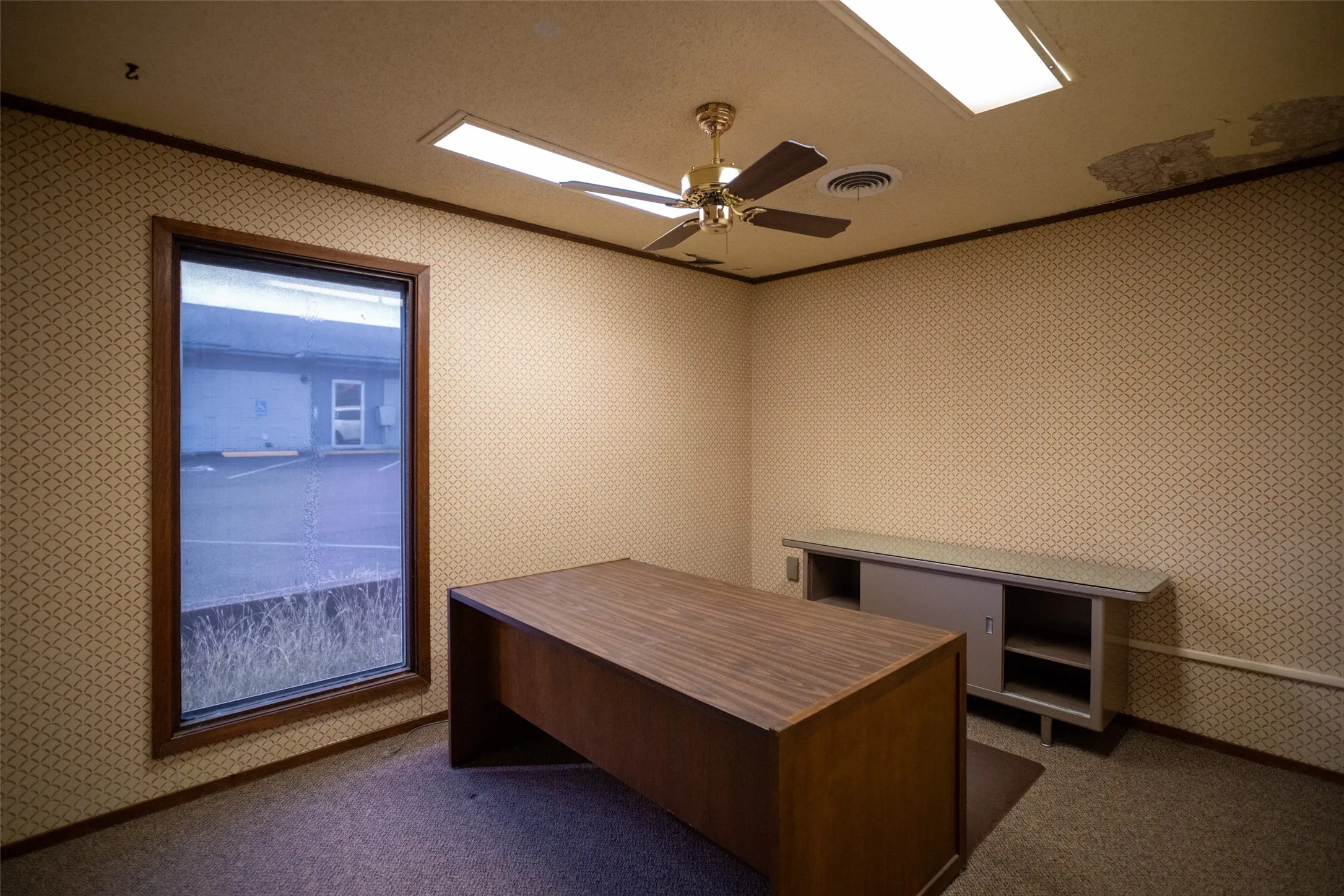 Office For Rent in Mc Lennan County , 720 Lake Air Drive, Waco, Texas 76710, 0, 0, Garage spaces, 0 Sqft, built in 1966, Preowned, mls#21142870, Real Estate Agent in Waco, Homes For Rent in Mc Lennan county, Homes For Rent in Waco, Realtor in Waco Texas, Real Estate Brokerage Independent Realty Texas, Luminita Cordes Realtor