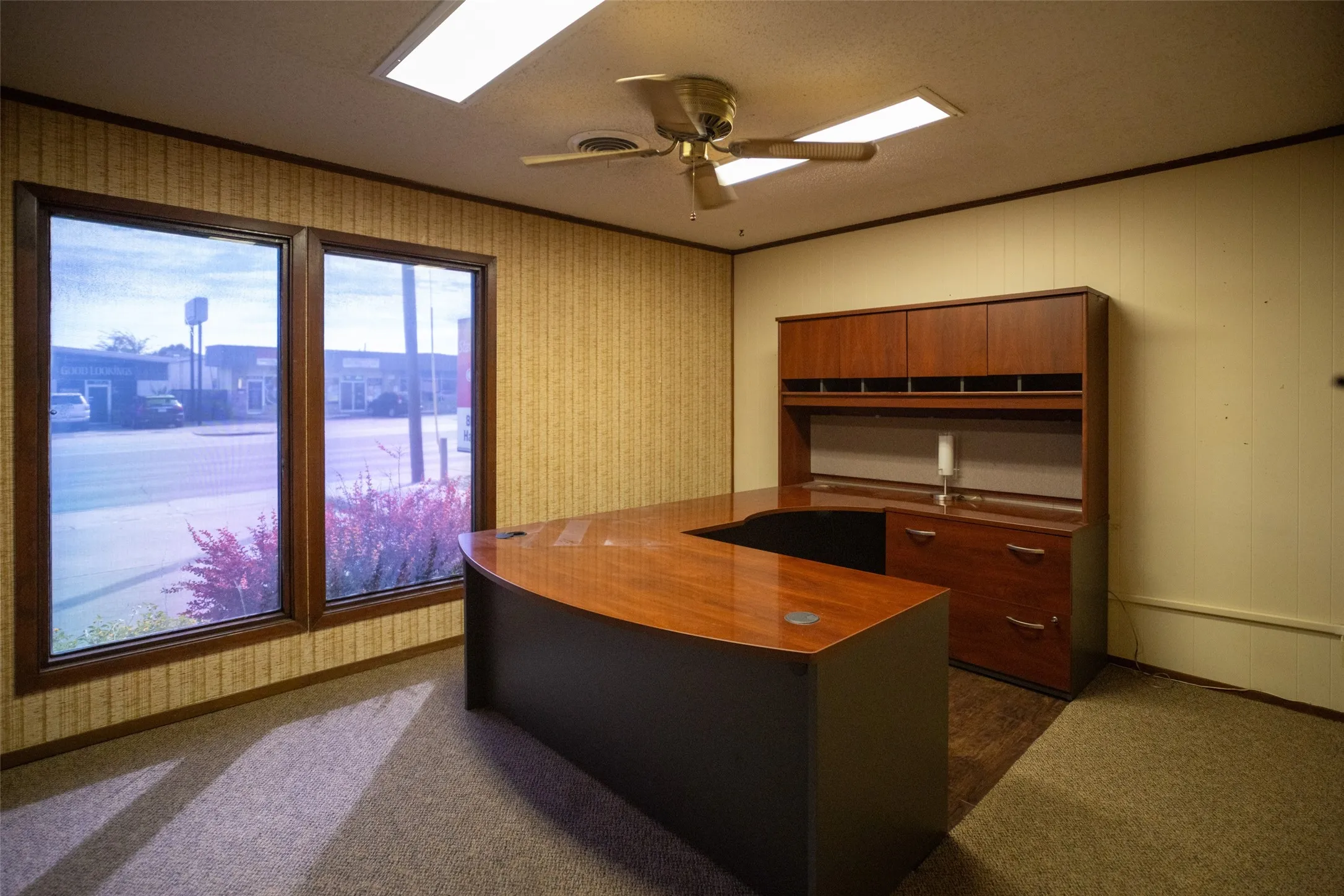 Office For Rent in Mc Lennan County , 720 Lake Air Drive, Waco, Texas 76710, 0, 0, Garage spaces, 0 Sqft, built in 1966, Preowned, mls#21142870, Real Estate Agent in Waco, Homes For Rent in Mc Lennan county, Homes For Rent in Waco, Realtor in Waco Texas, Real Estate Brokerage Independent Realty Texas, Luminita Cordes Realtor