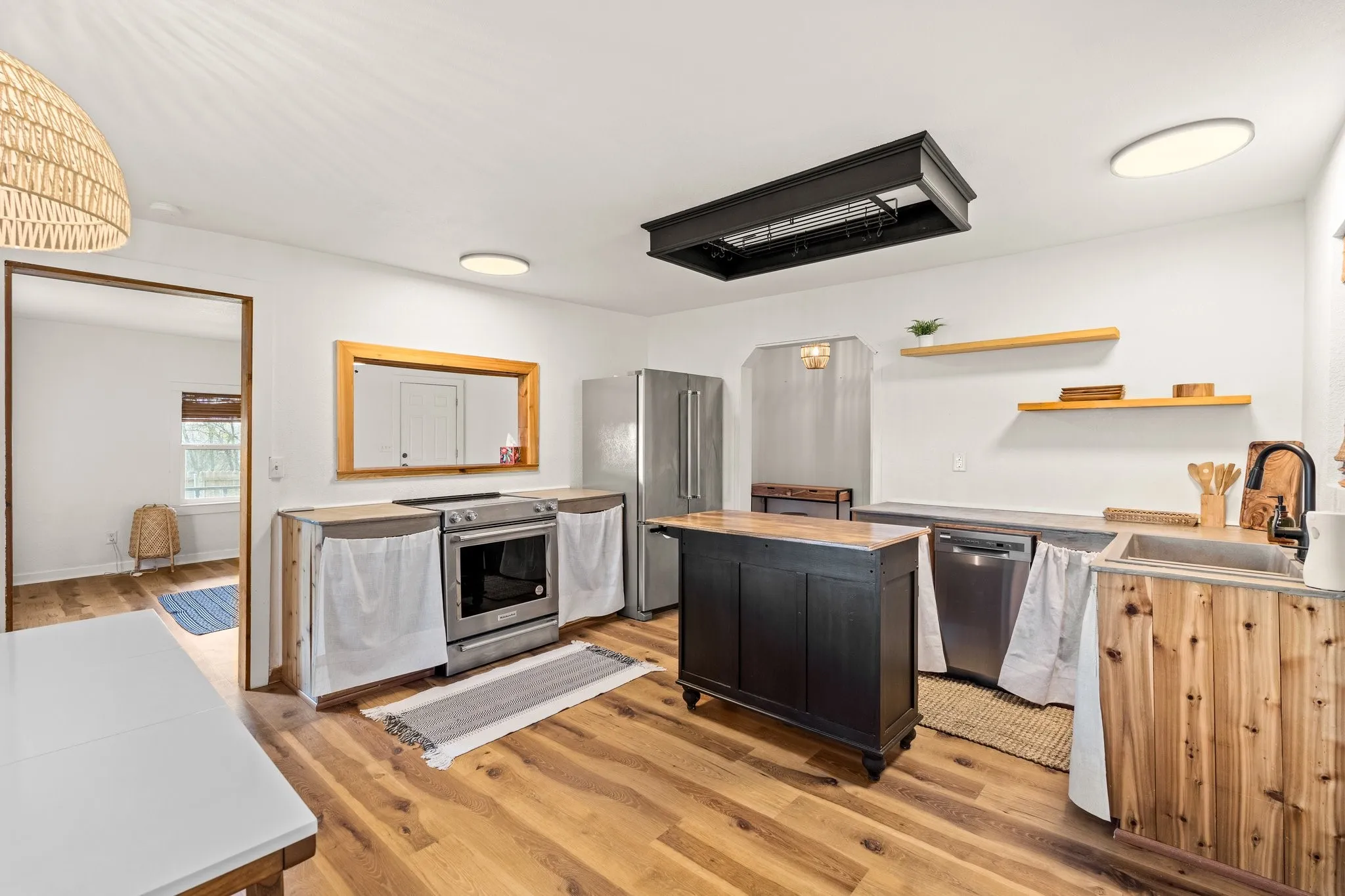 Single Family Residence For Sale in Parker County , 1550 S Stewart Street, Azle, Texas 76020, 1 Bedroom, 1 Bathroom, Garage spaces, 852 Sqft, built in 0, Preowned, mls#21144761, Real Estate Agent in Azle, Homes For Sale in Parker county, Homes For Sale in Azle, Realtor in Azle Texas, Real Estate Brokerage Independent Realty Texas, Luminita Cordes Realtor