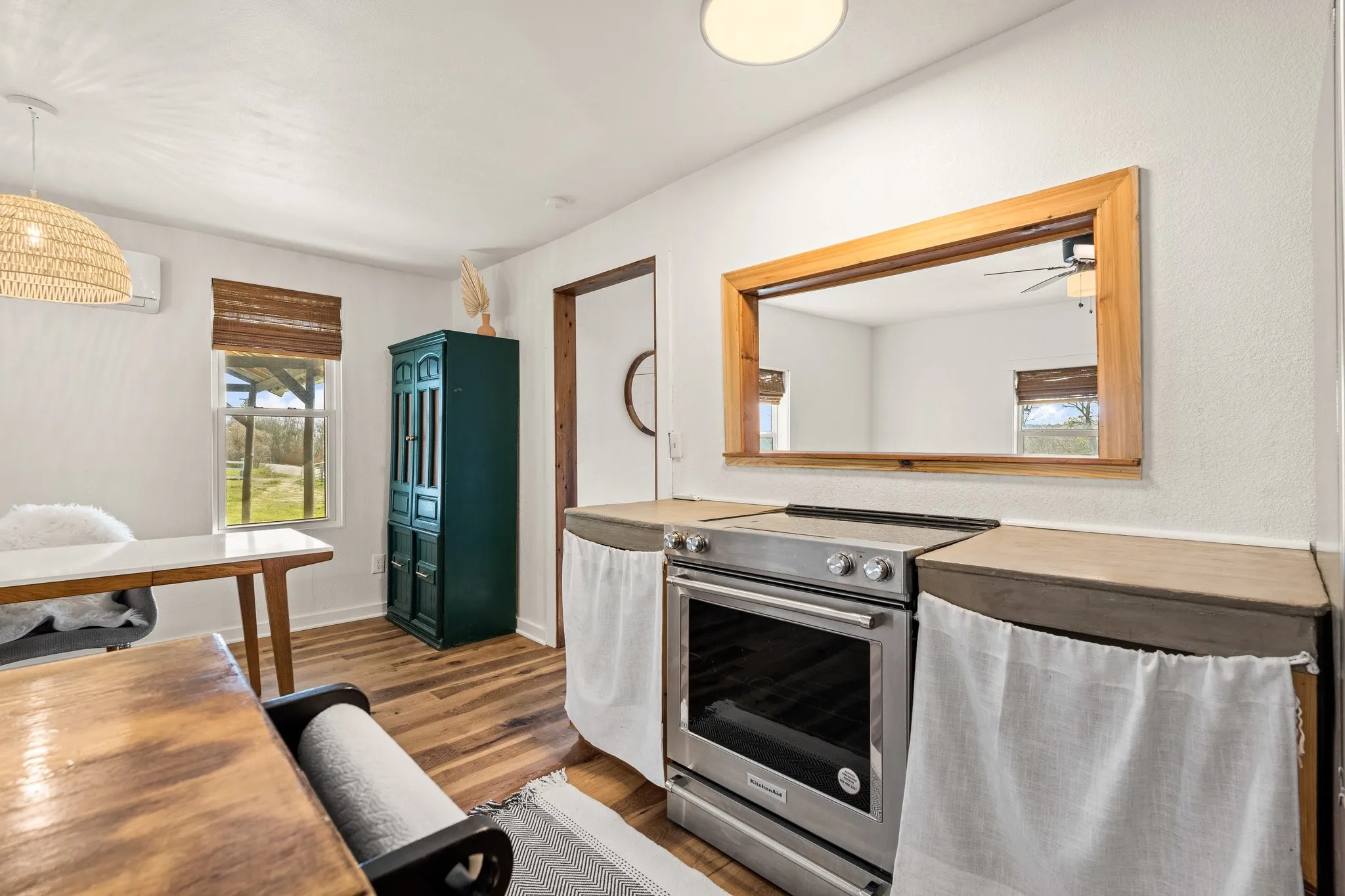 Single Family Residence For Sale in Parker County , 1550 S Stewart Street, Azle, Texas 76020, 1 Bedroom, 1 Bathroom, Garage spaces, 852 Sqft, built in 0, Preowned, mls#21144761, Real Estate Agent in Azle, Homes For Sale in Parker county, Homes For Sale in Azle, Realtor in Azle Texas, Real Estate Brokerage Independent Realty Texas, Luminita Cordes Realtor